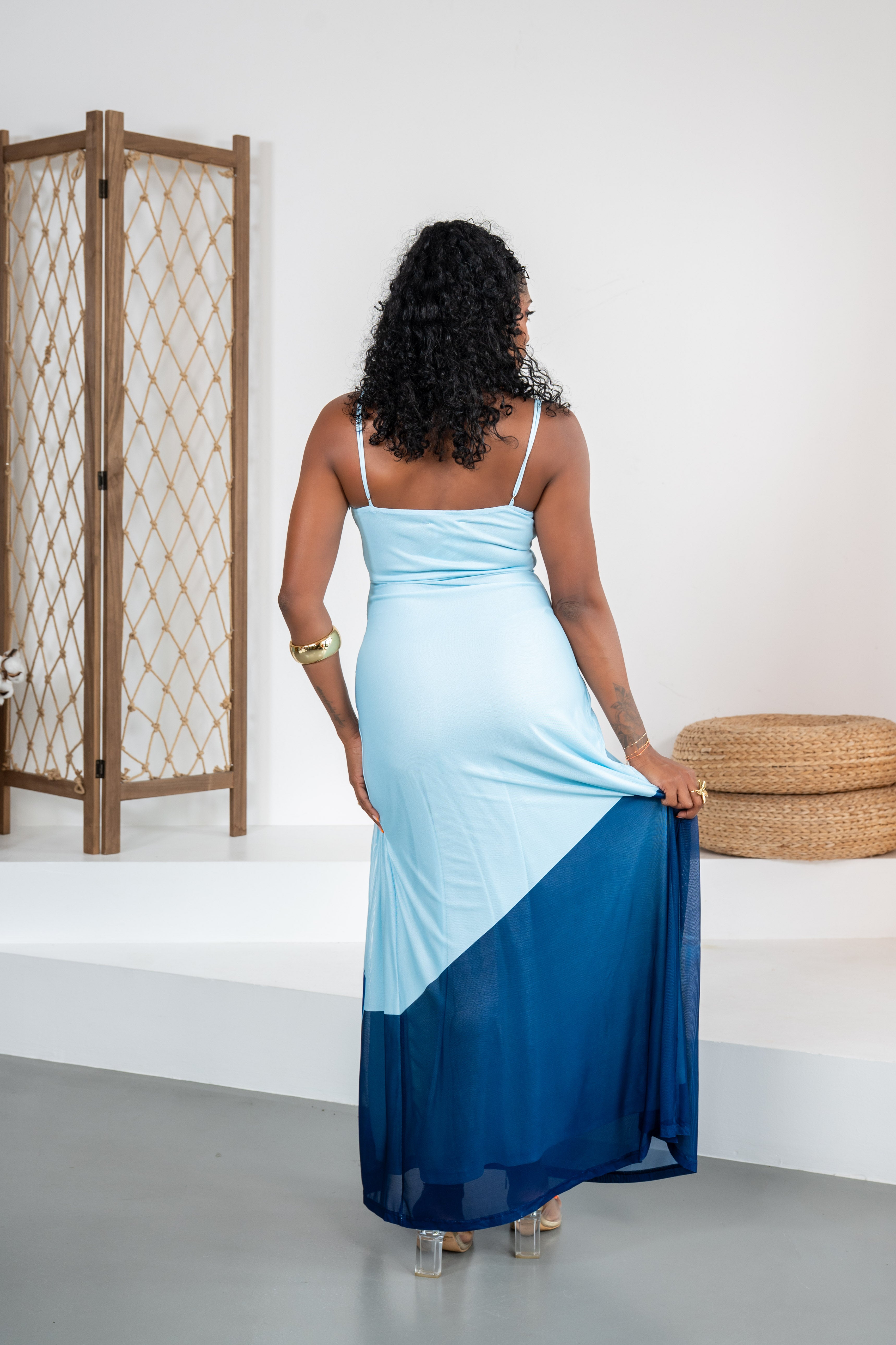 Cielo Tropical - Robe longue bleue à imprimé floral