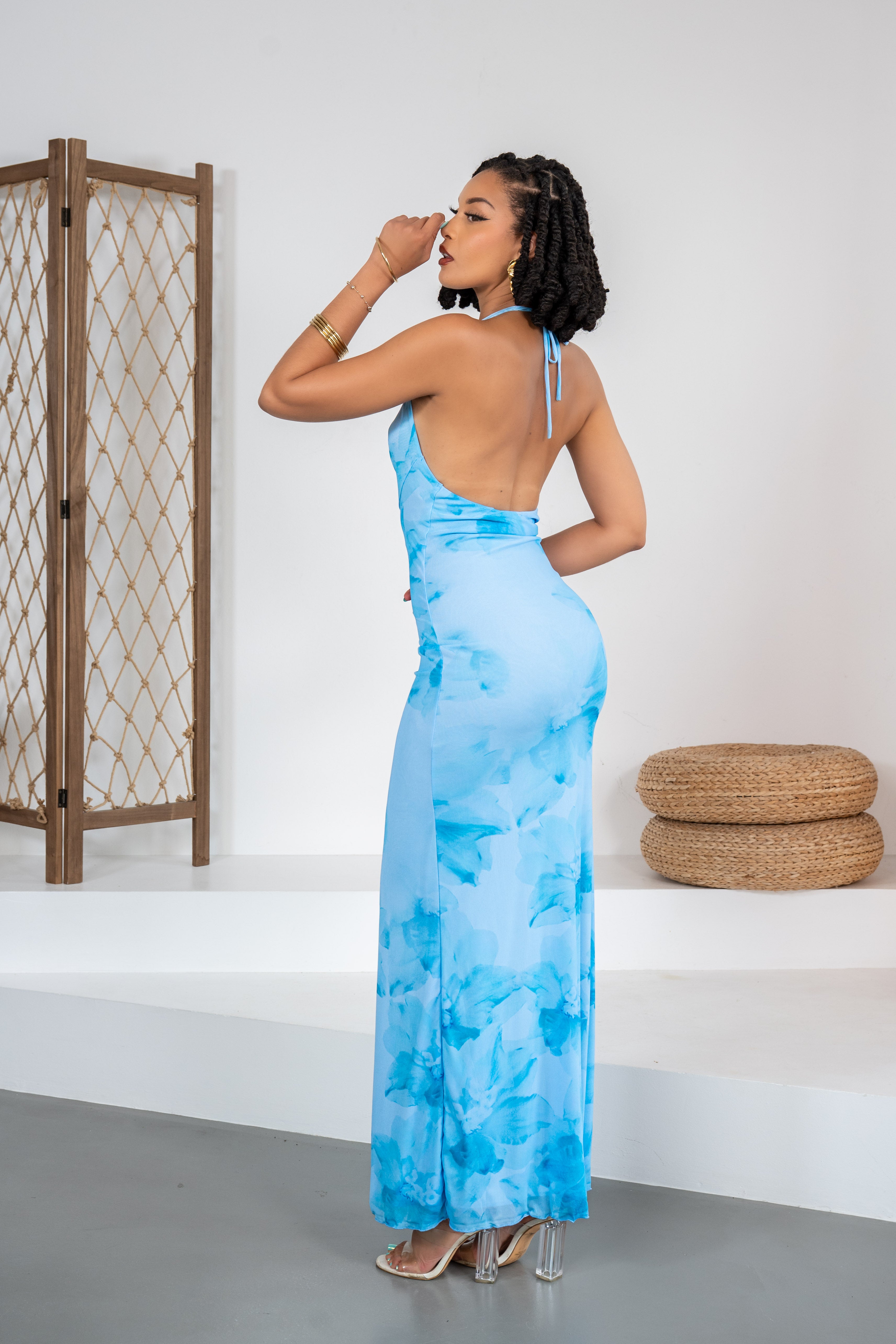 Ocean Prestige - Robe bleue à col bénitier et dos nu