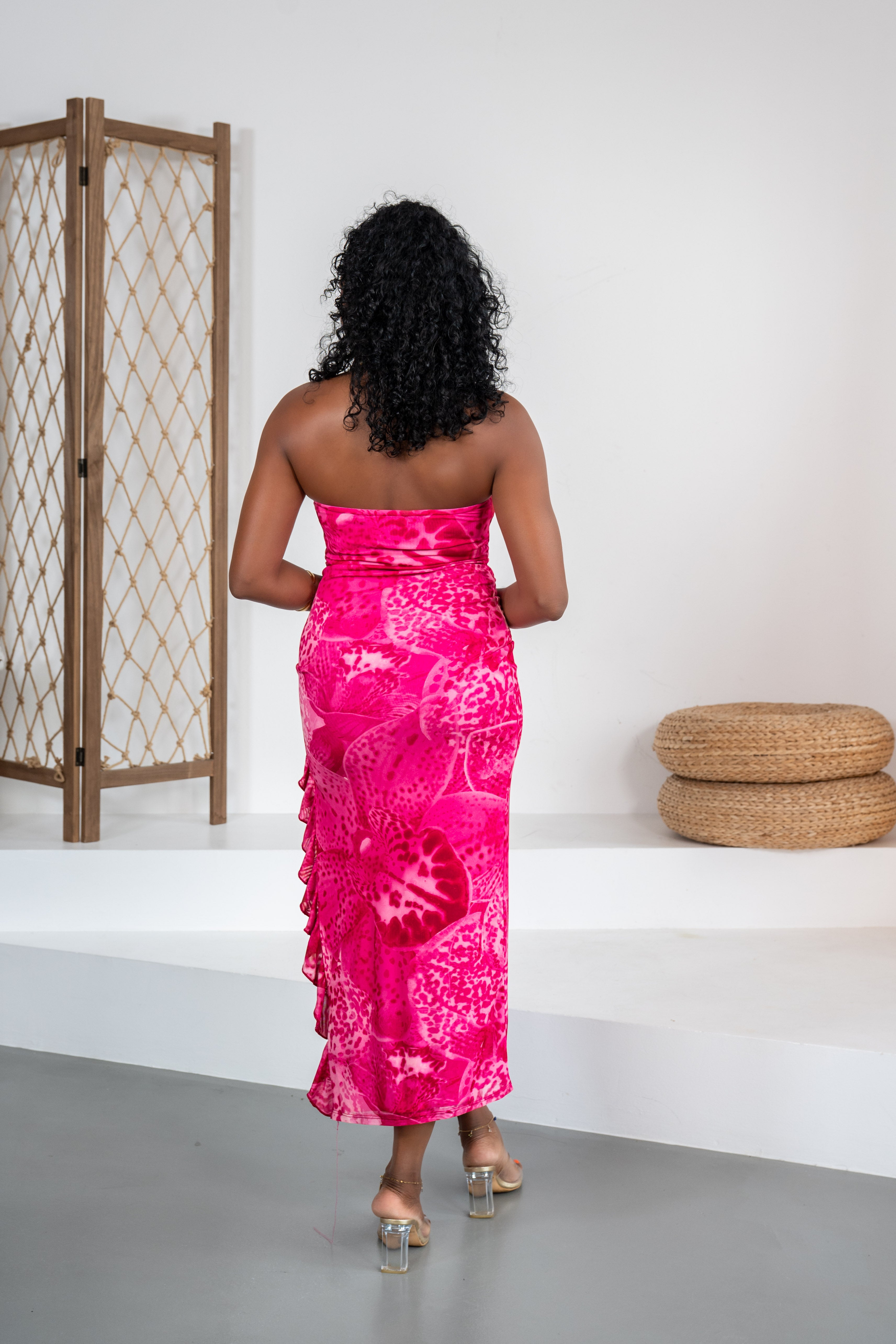 Brisa Rosa - Robe midi bustier à volants fuchsia
