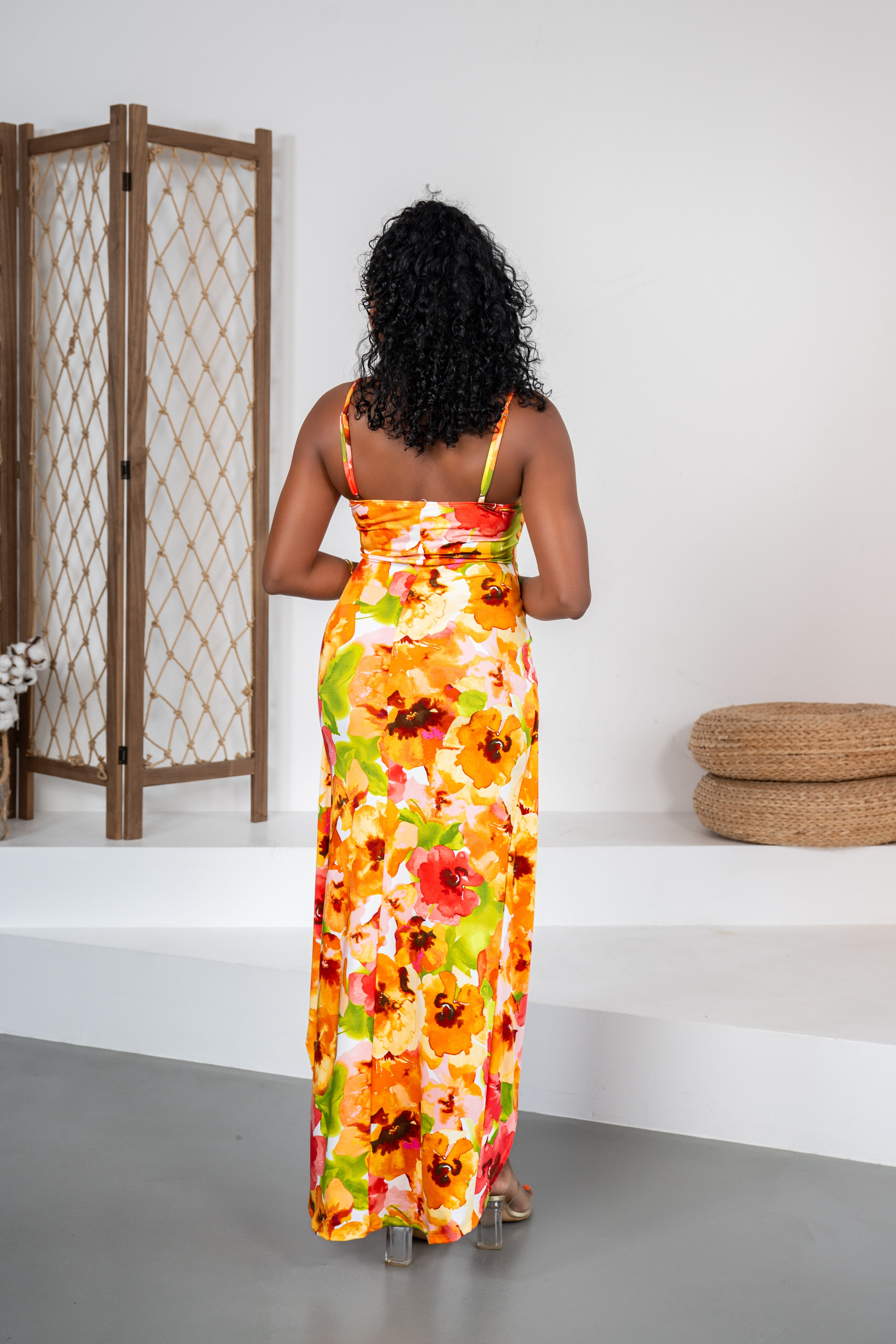 Coralina Chic - Robe fleurie colorée en deux longeurs