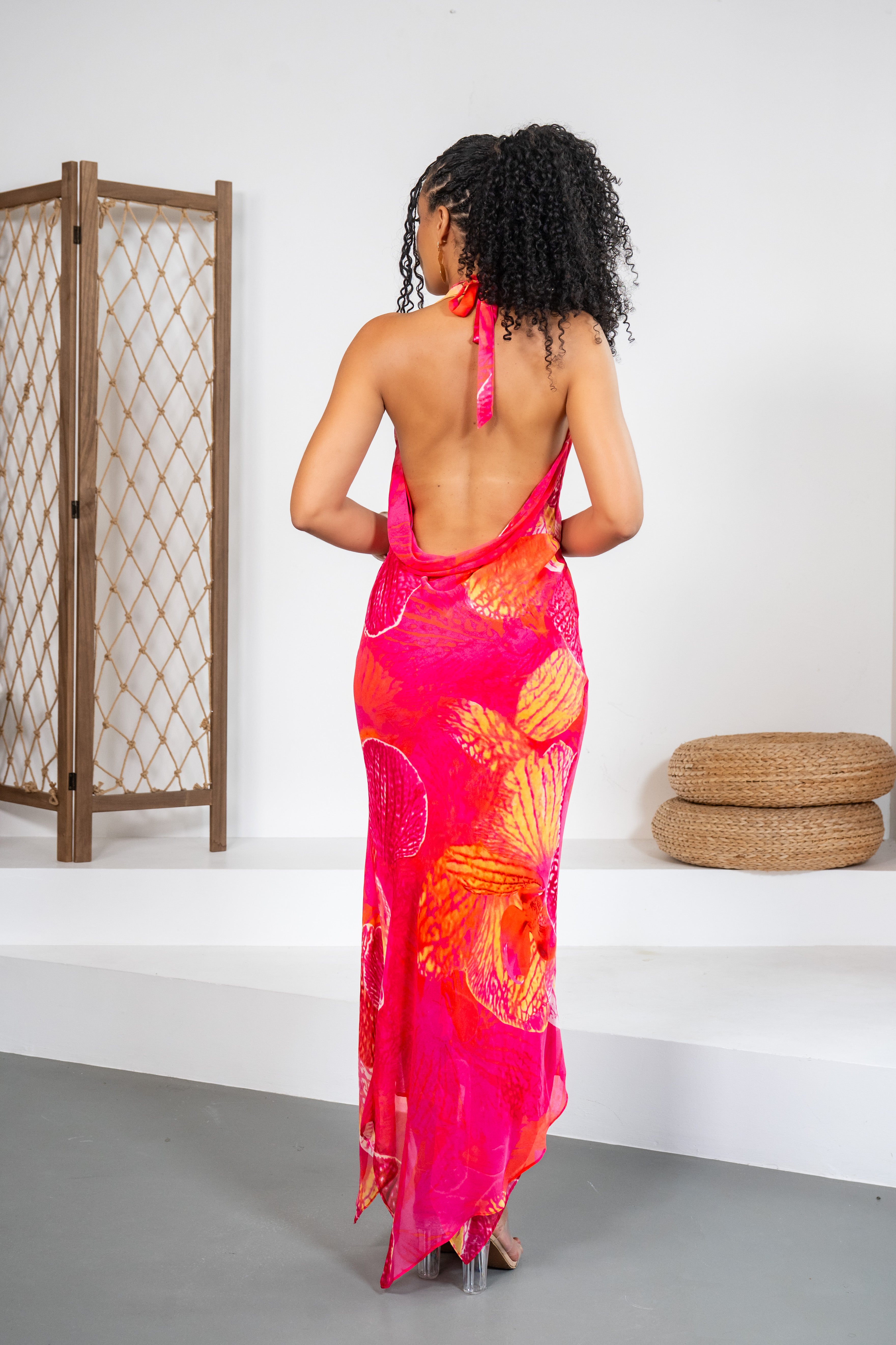Sunset Orchid - Robe longue fuchsia à col bénitier plongeant