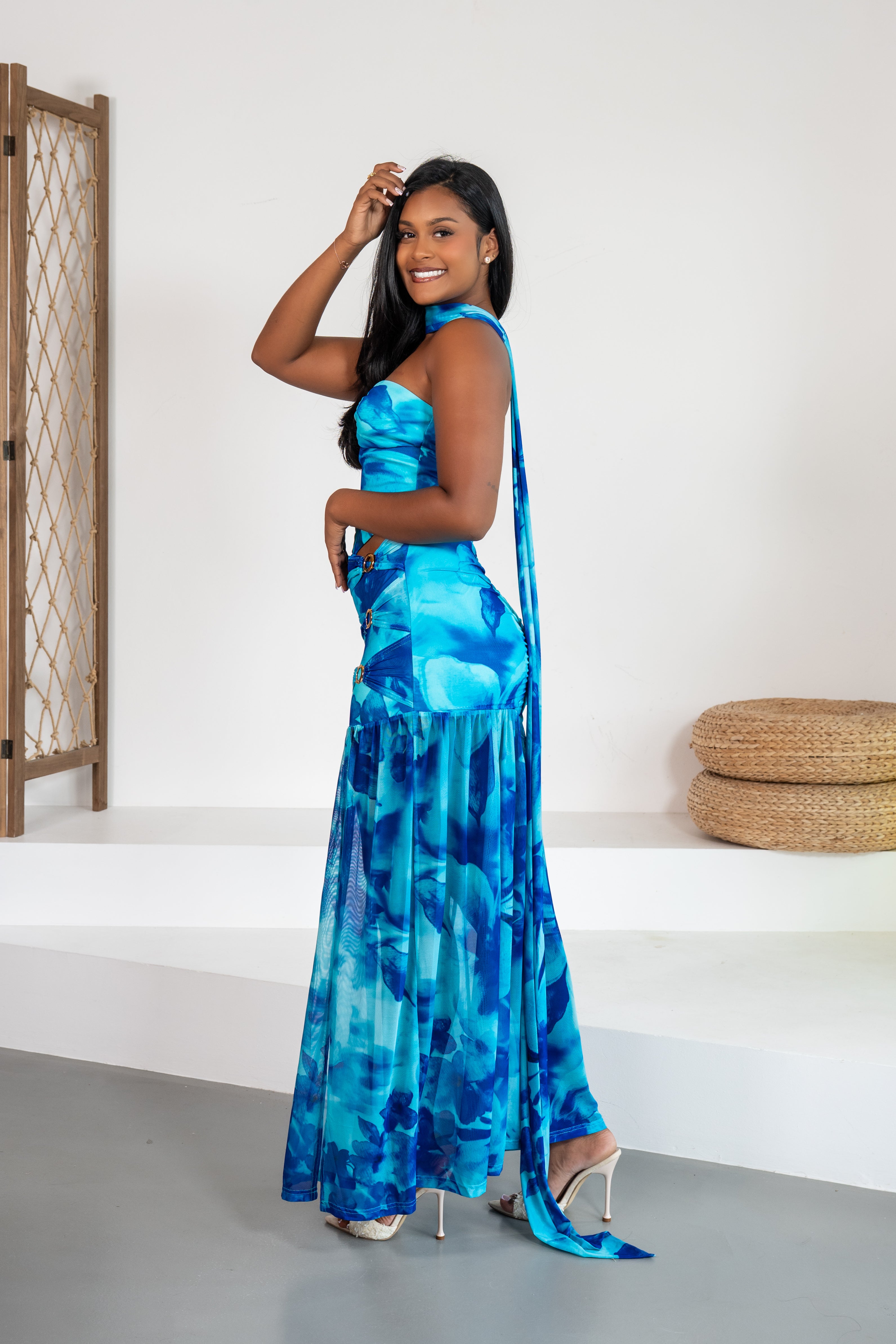 Laguna Azul - Robe bustier imprimé floral bleu avec foulard assorti
