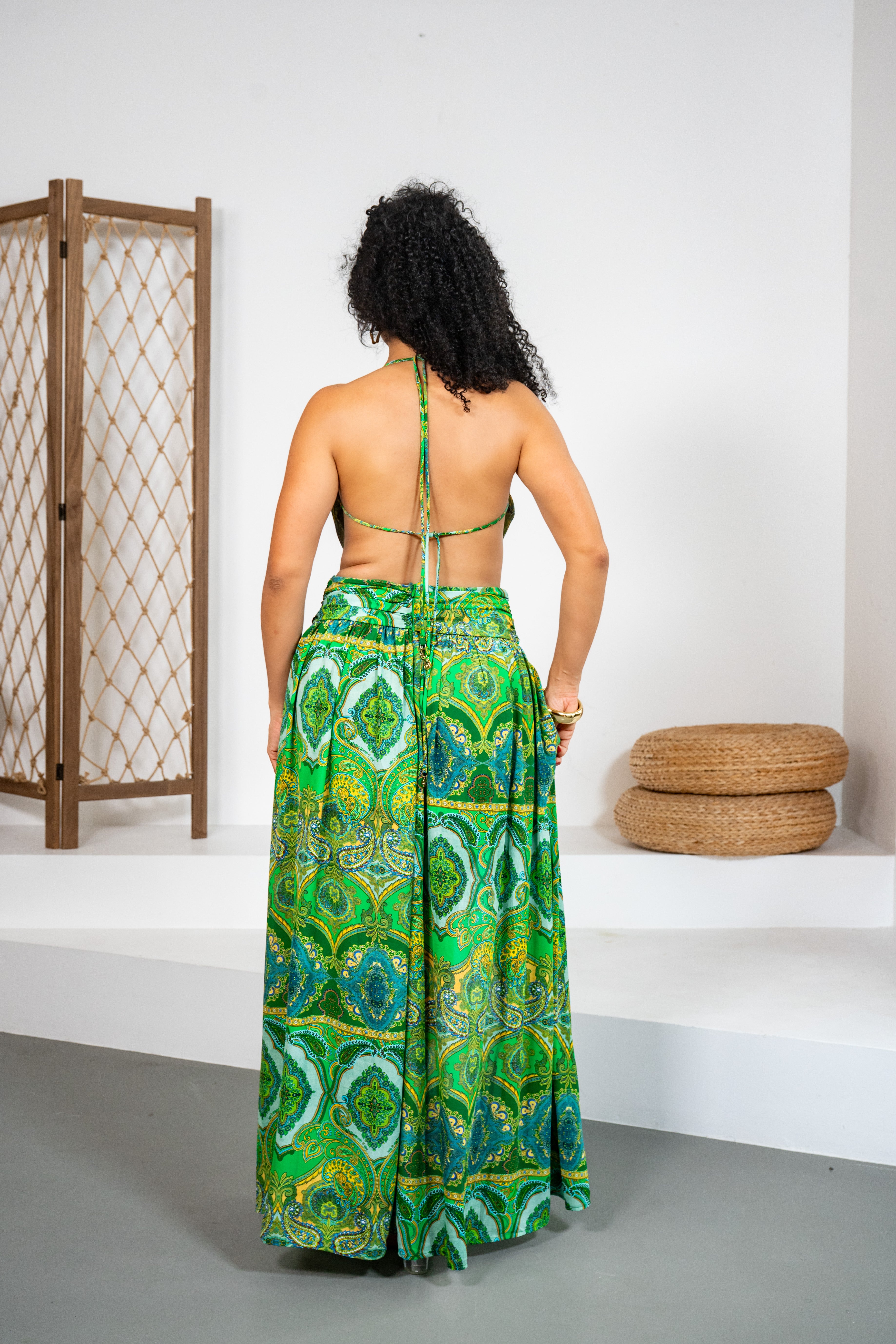 Jade Oasis - Robe émeraude fluide au décolleté plongeant