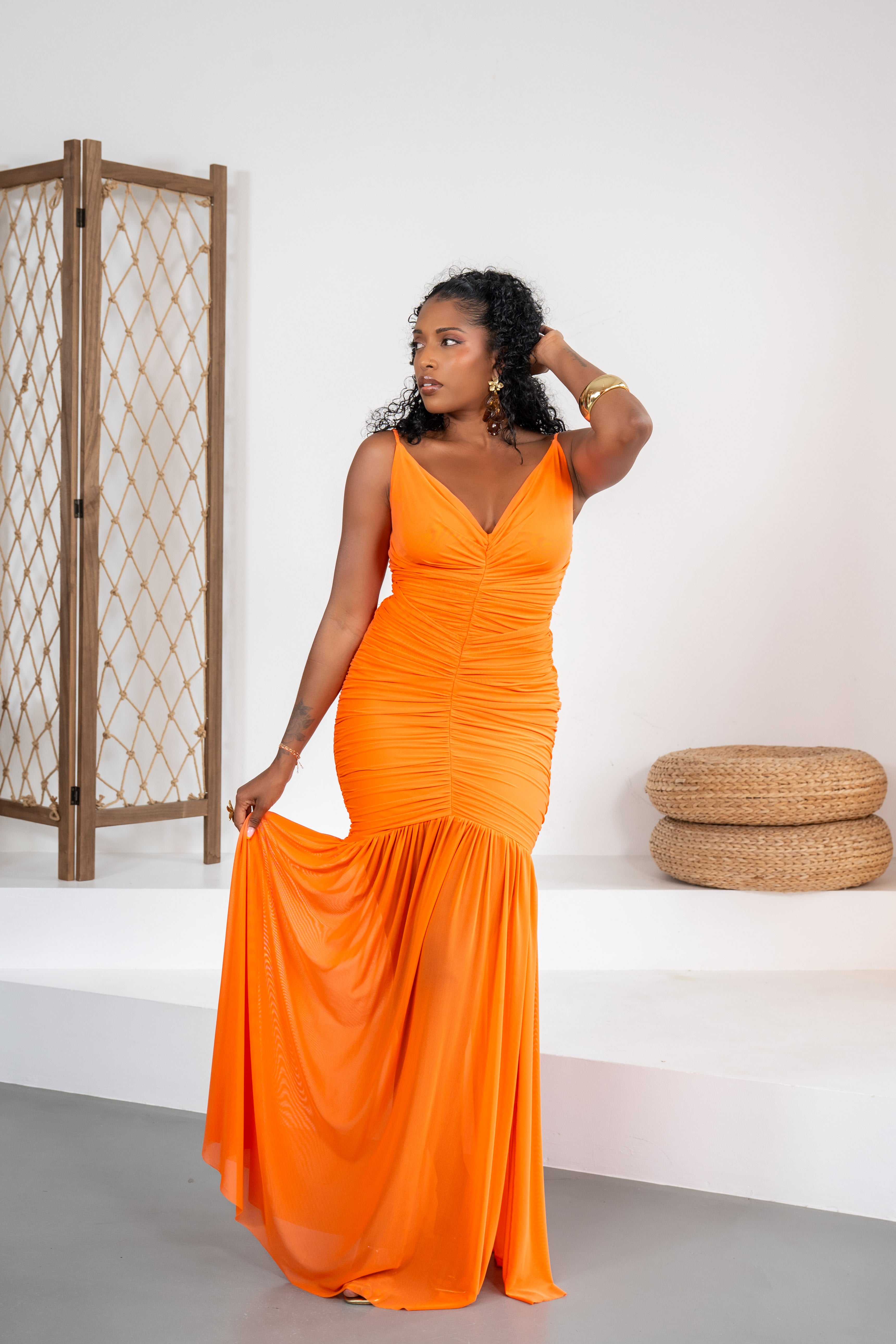 Sunset Romance - Robe drapée décoletée orange
