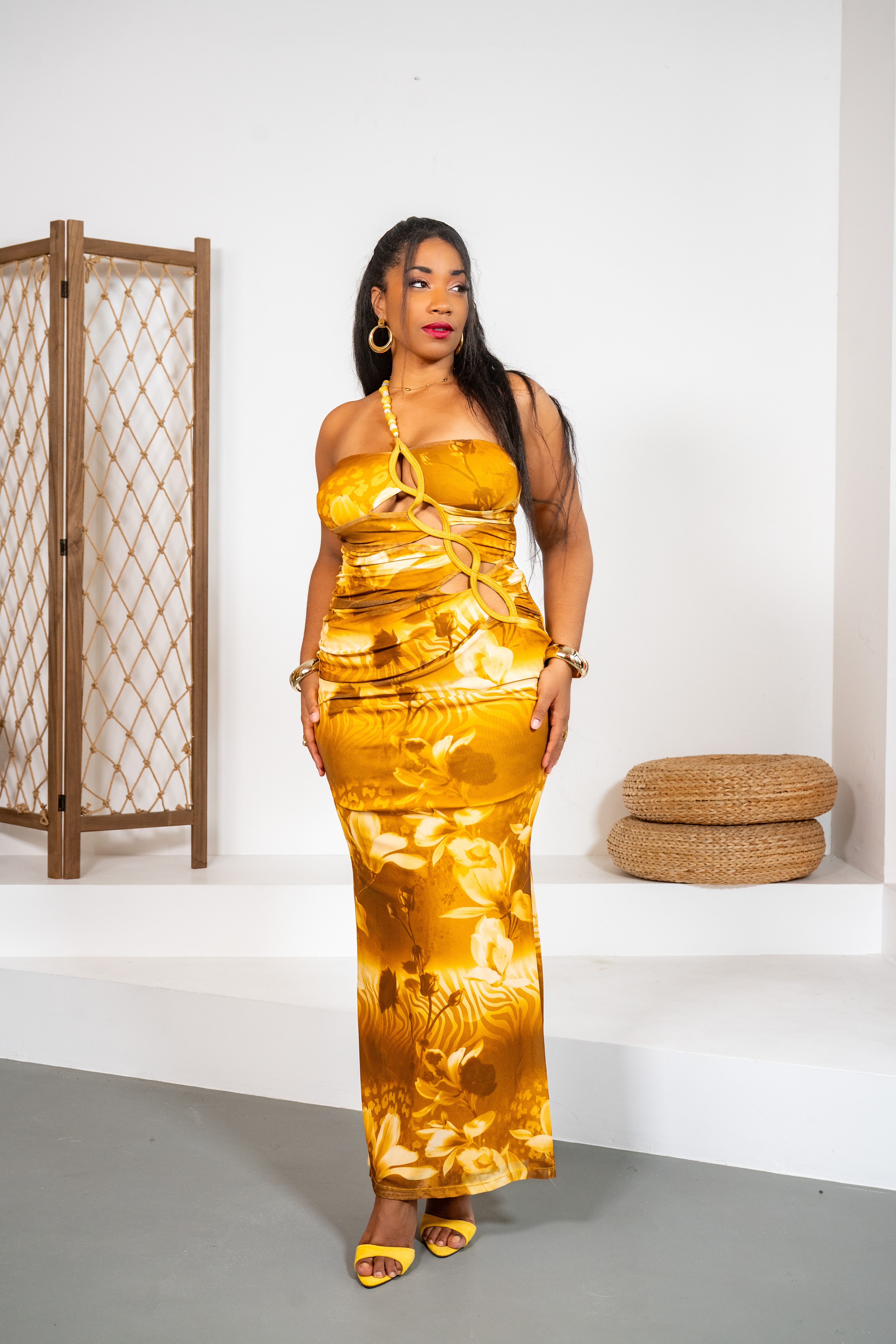 Paradise Muse - Robe jaune sculptante ajourée à perles