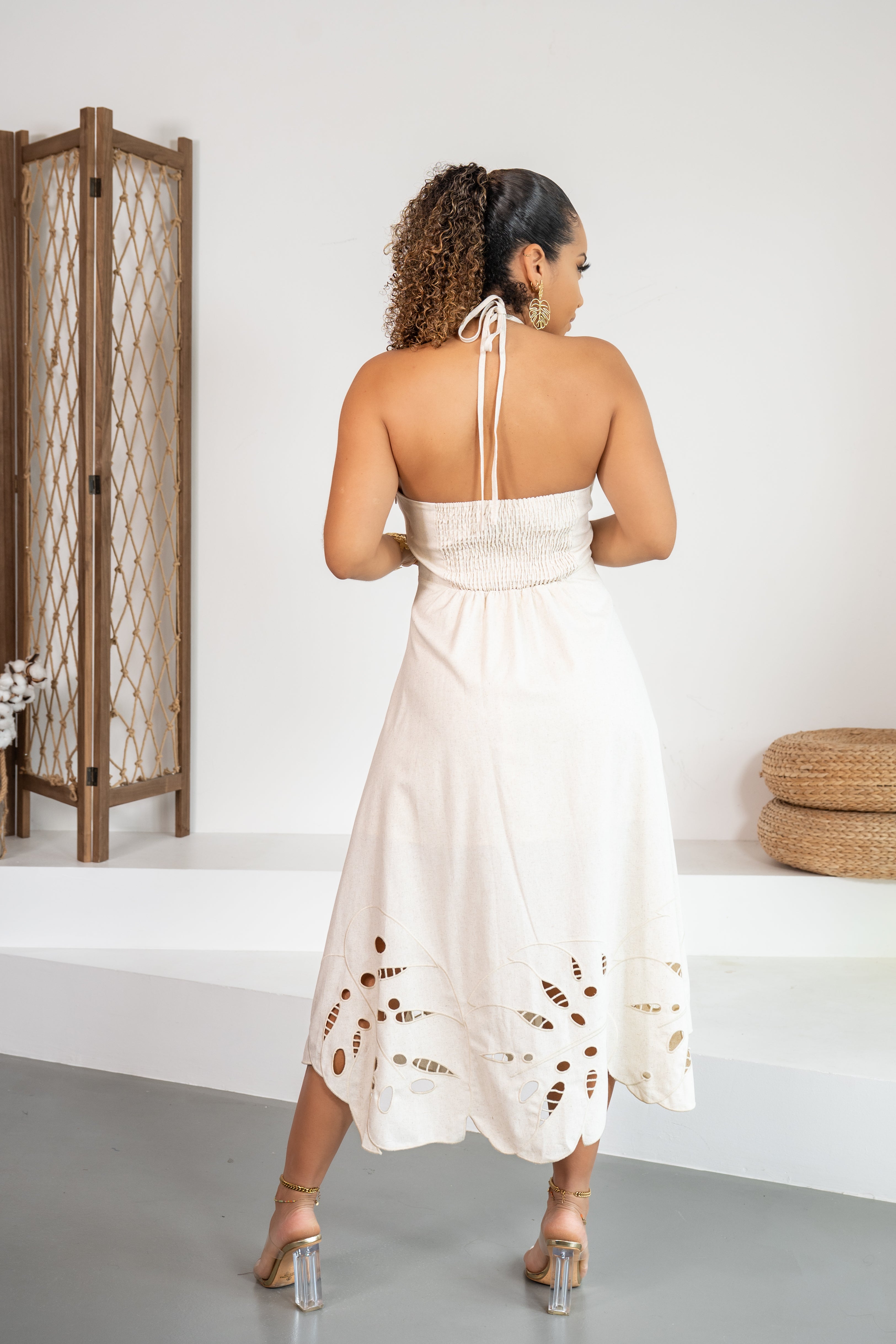 Flor Salvaje - Robe écrue à fleurs monstera