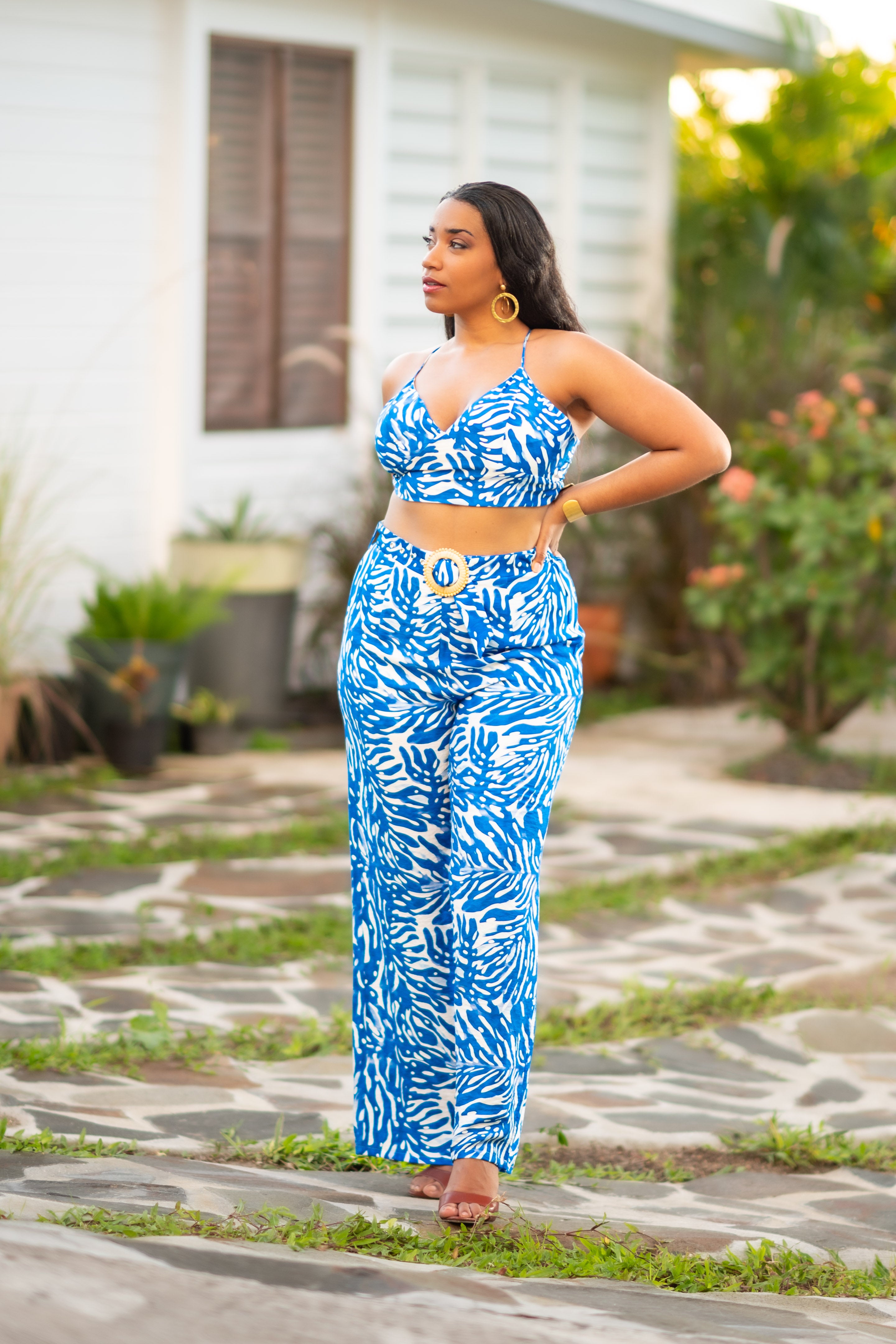 Mediterranean Heat - Ensemble pantalon bleu à motifs