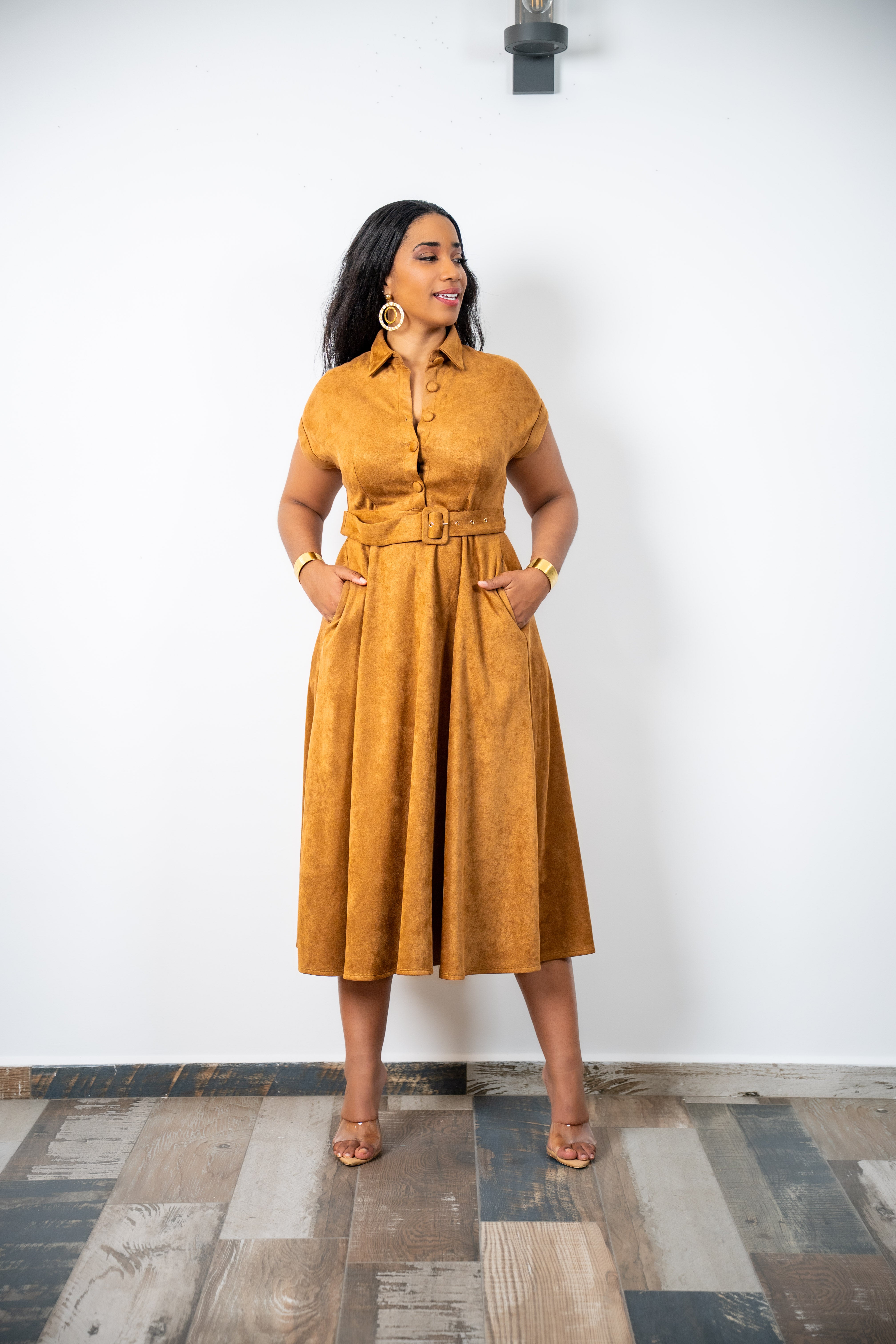 Camel captain - Robe midi en suede