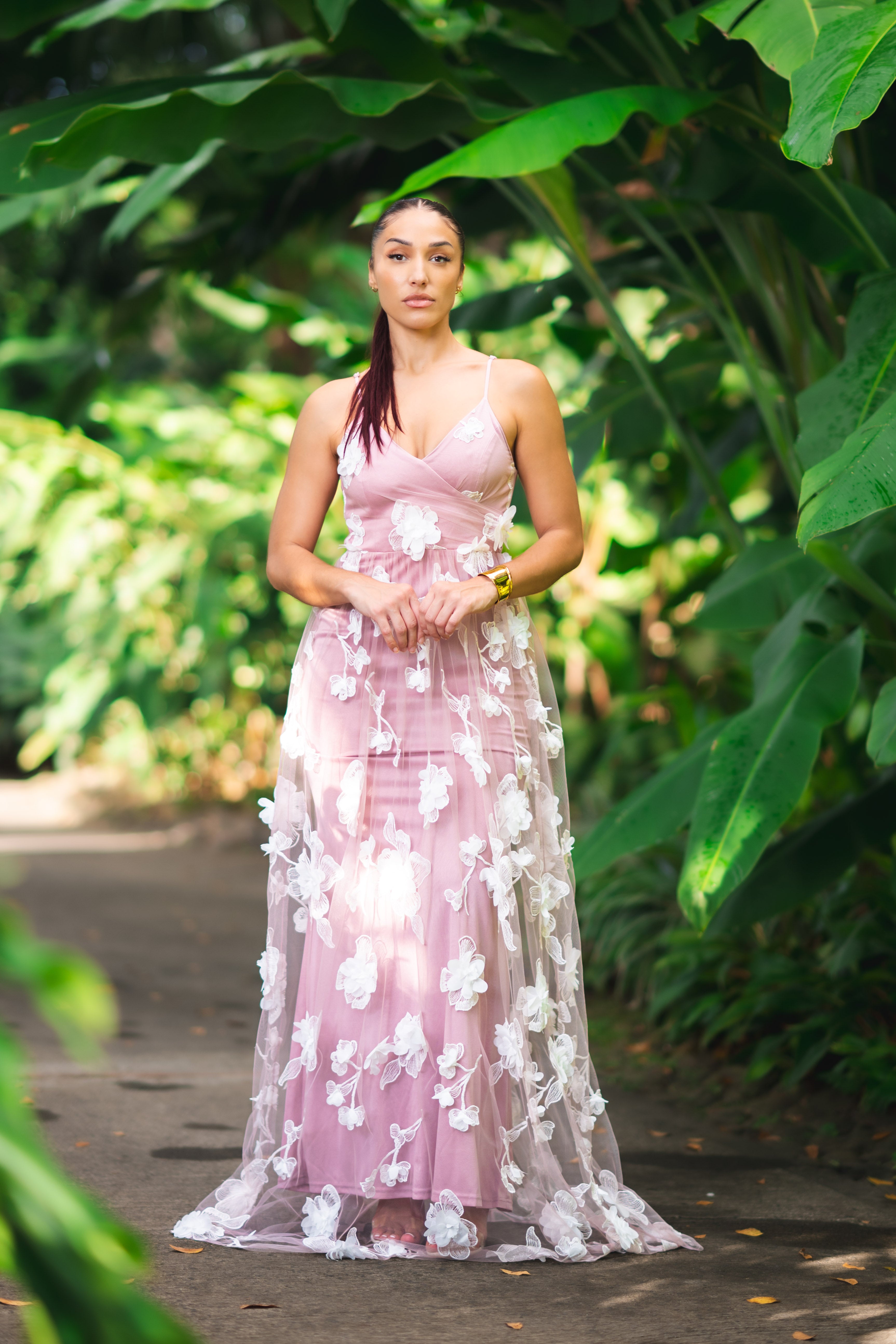 Graceful Flow- Robe longue rose boisée