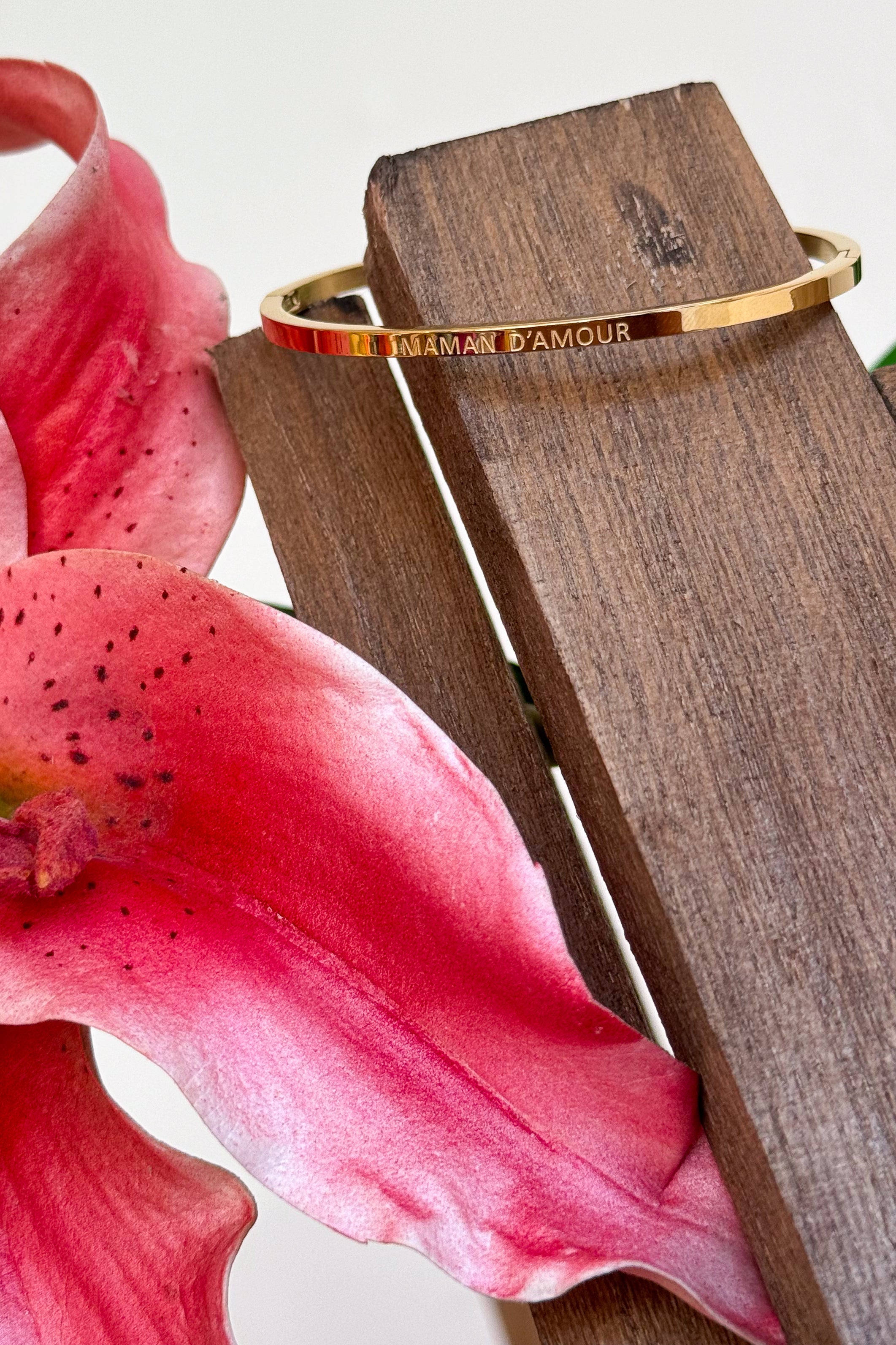 Jonc "MAMAN D'AMOUR" doré en acier inoxydable