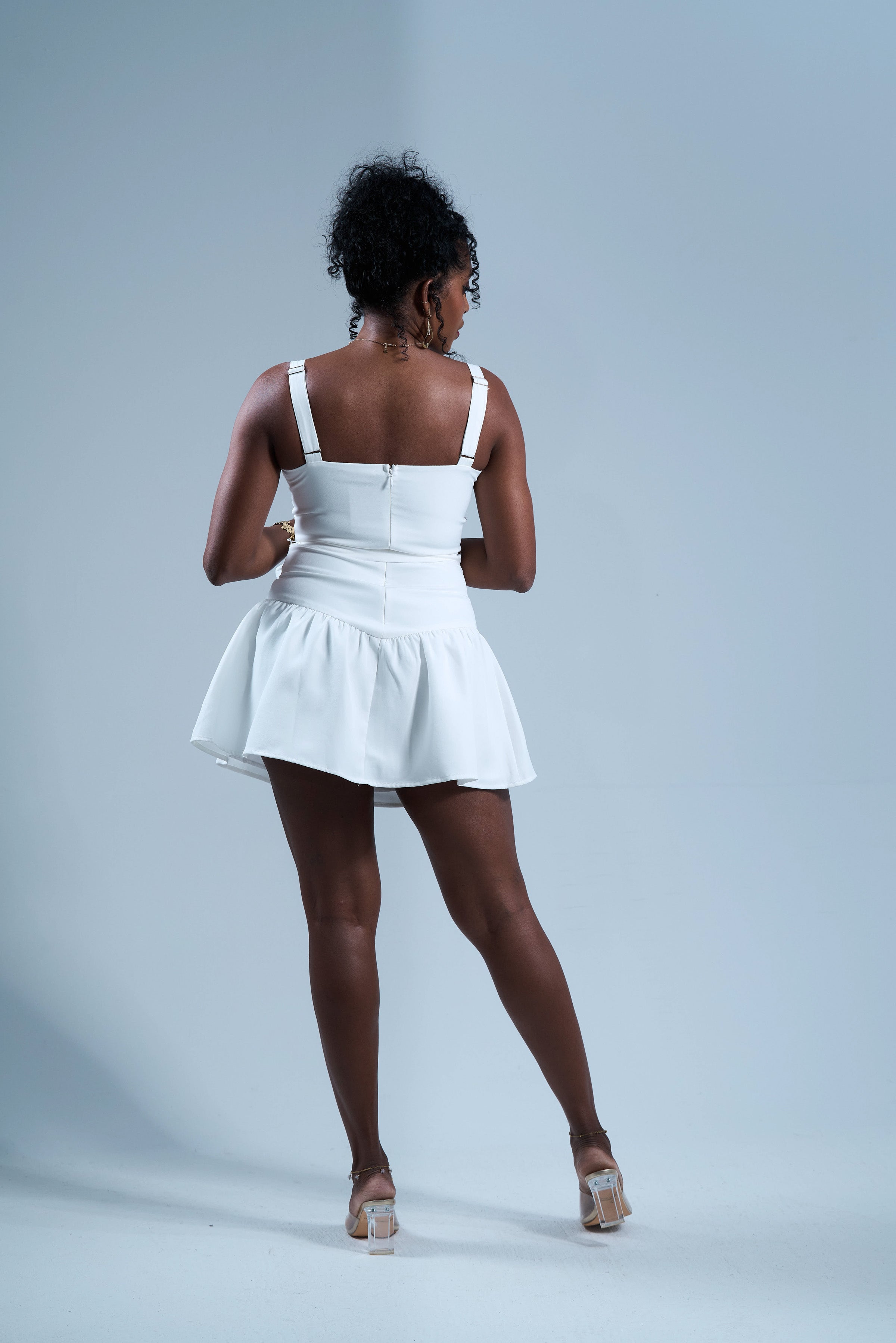 Cute and pure - Robe courte ceinturée blanche