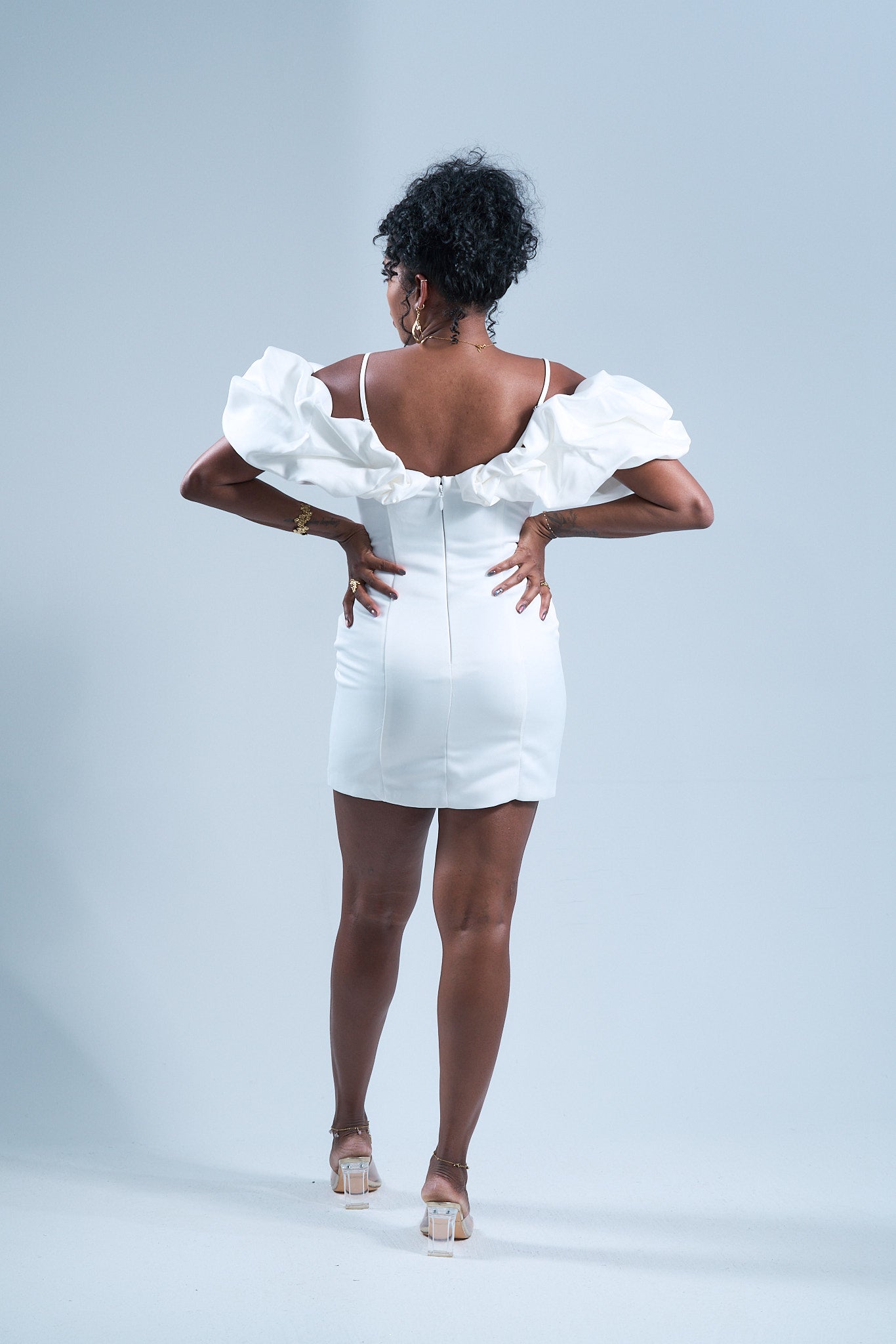 Snow Desire - Robe à col volanté