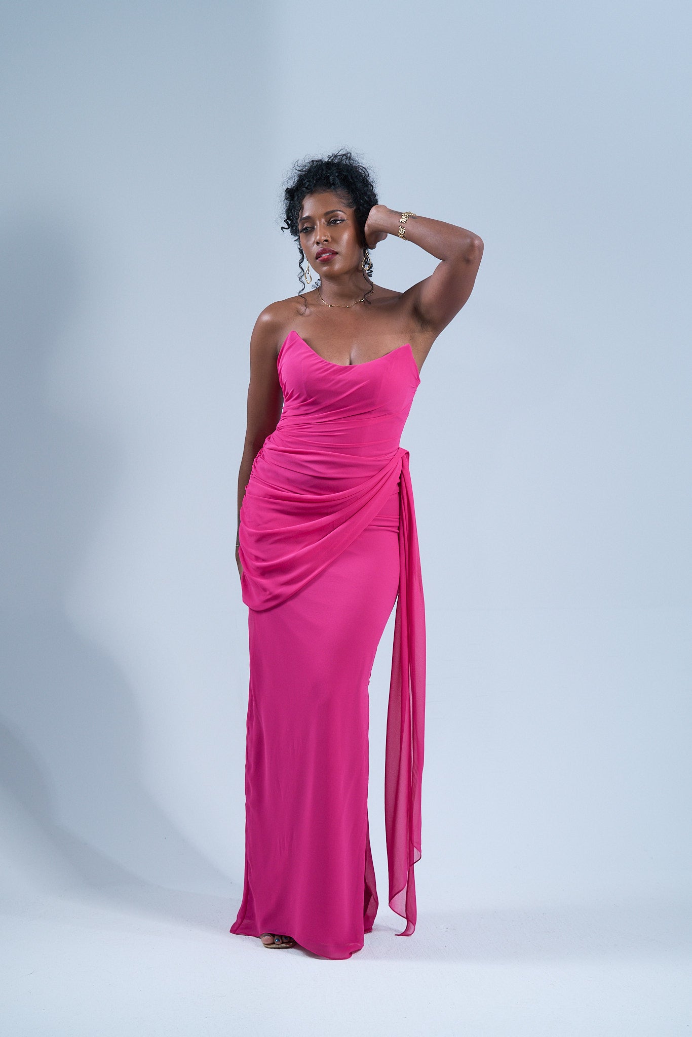 MAGENTA KISS - Longue robe drapée