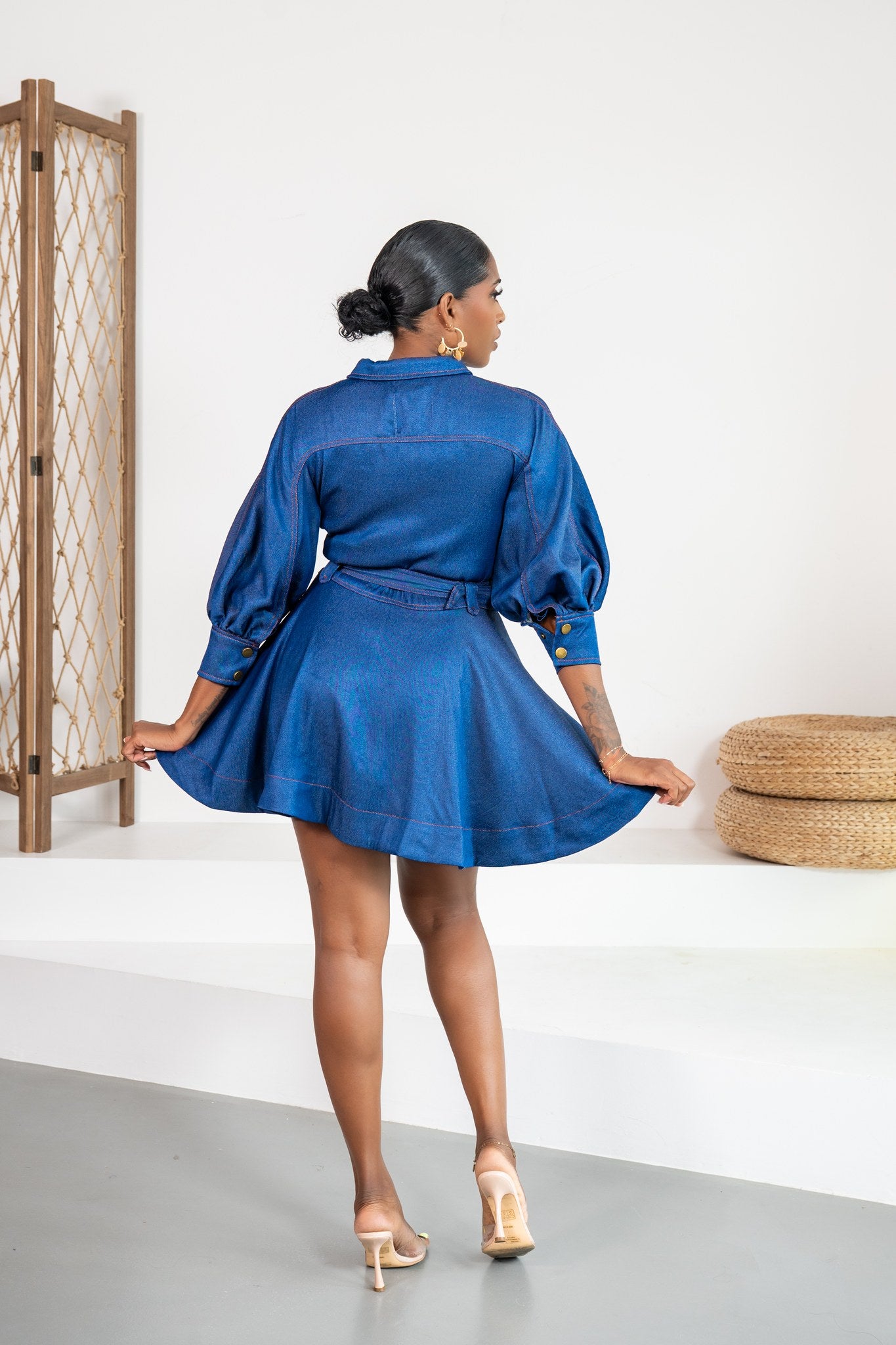 Índigo - Robe courte en jean bleu