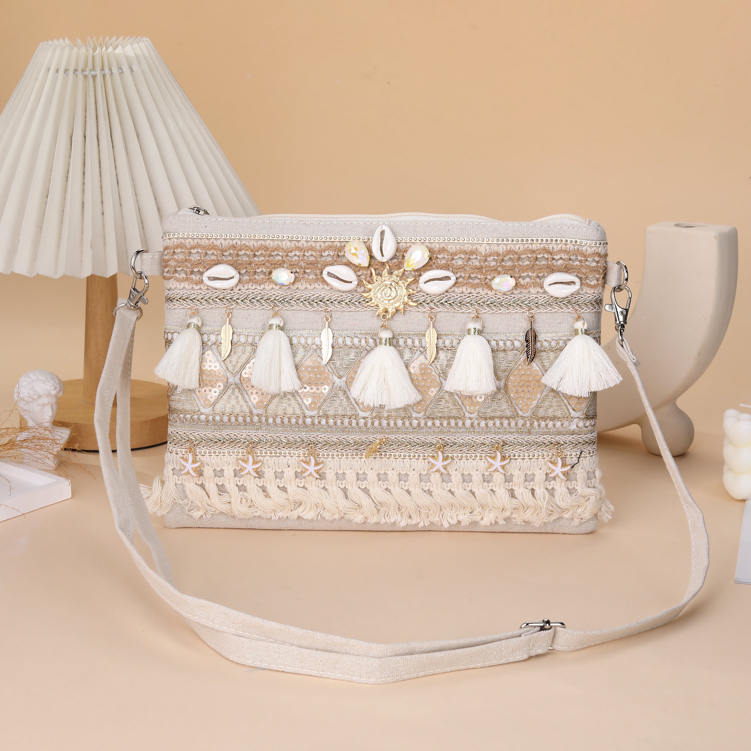Pochette blanche et beige