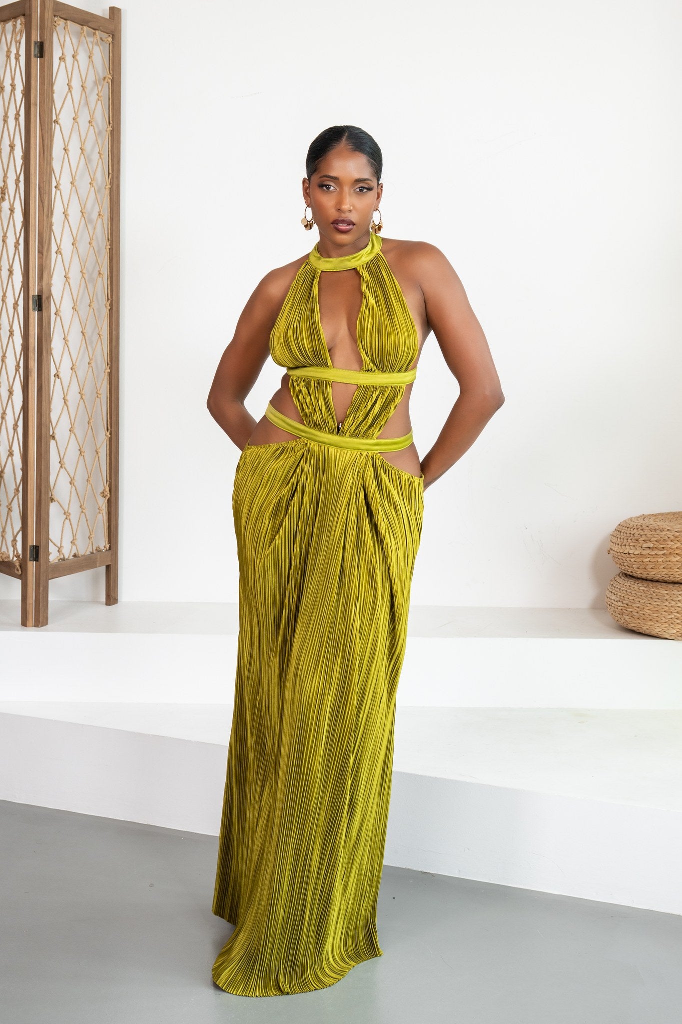 Matcha - Robe longue plissée vert olive
