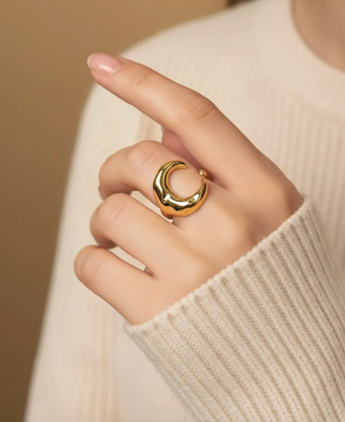 Media Luna - Bague croissant de lune dorée