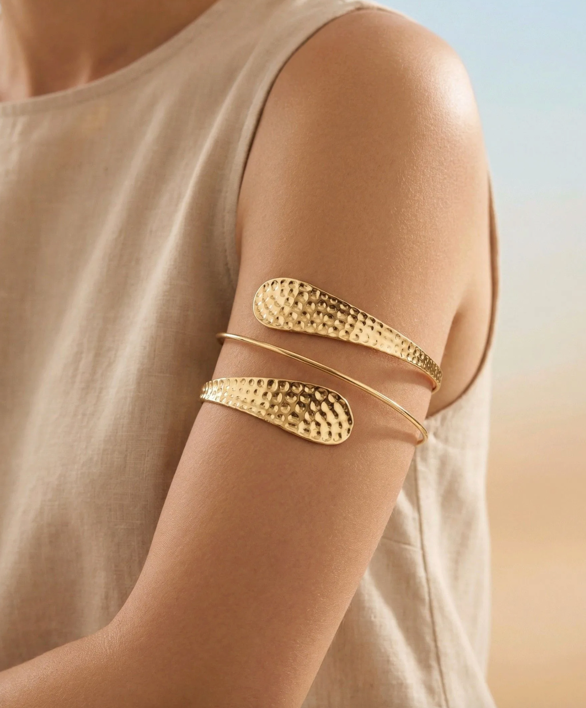 Nilo - Bracelet de bras spirale doré