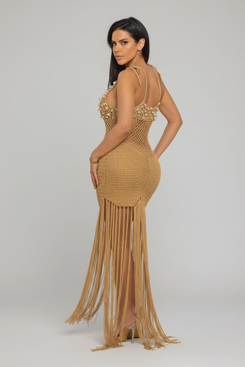 Pearl Cove - Robe en crochet beige ornée de nacres