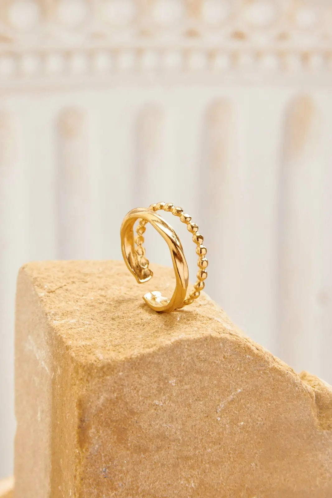 Symphonie de perles - Bague dorée double anneau en acier inoxydable