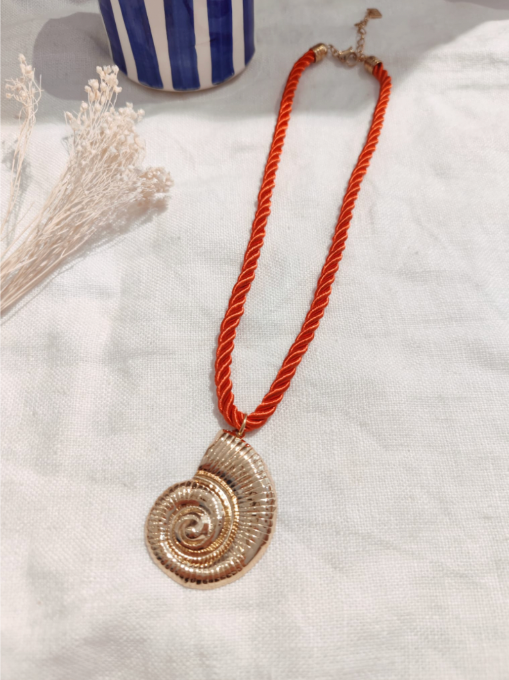 Collier rouge COQUILLAGE ESCARGOT