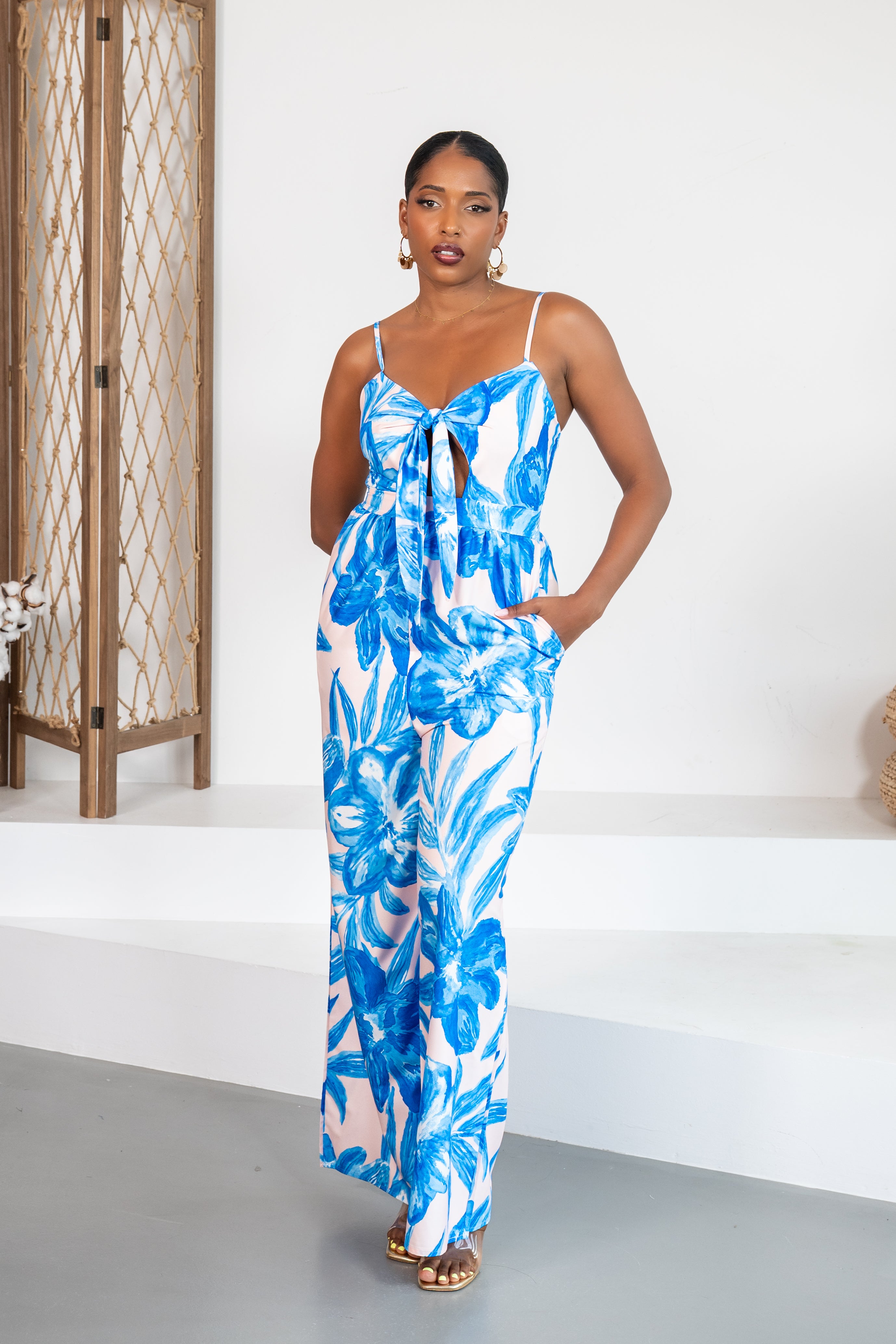 Flor Azul - Combinaison pantalon fleurie bleue à nœud et poches