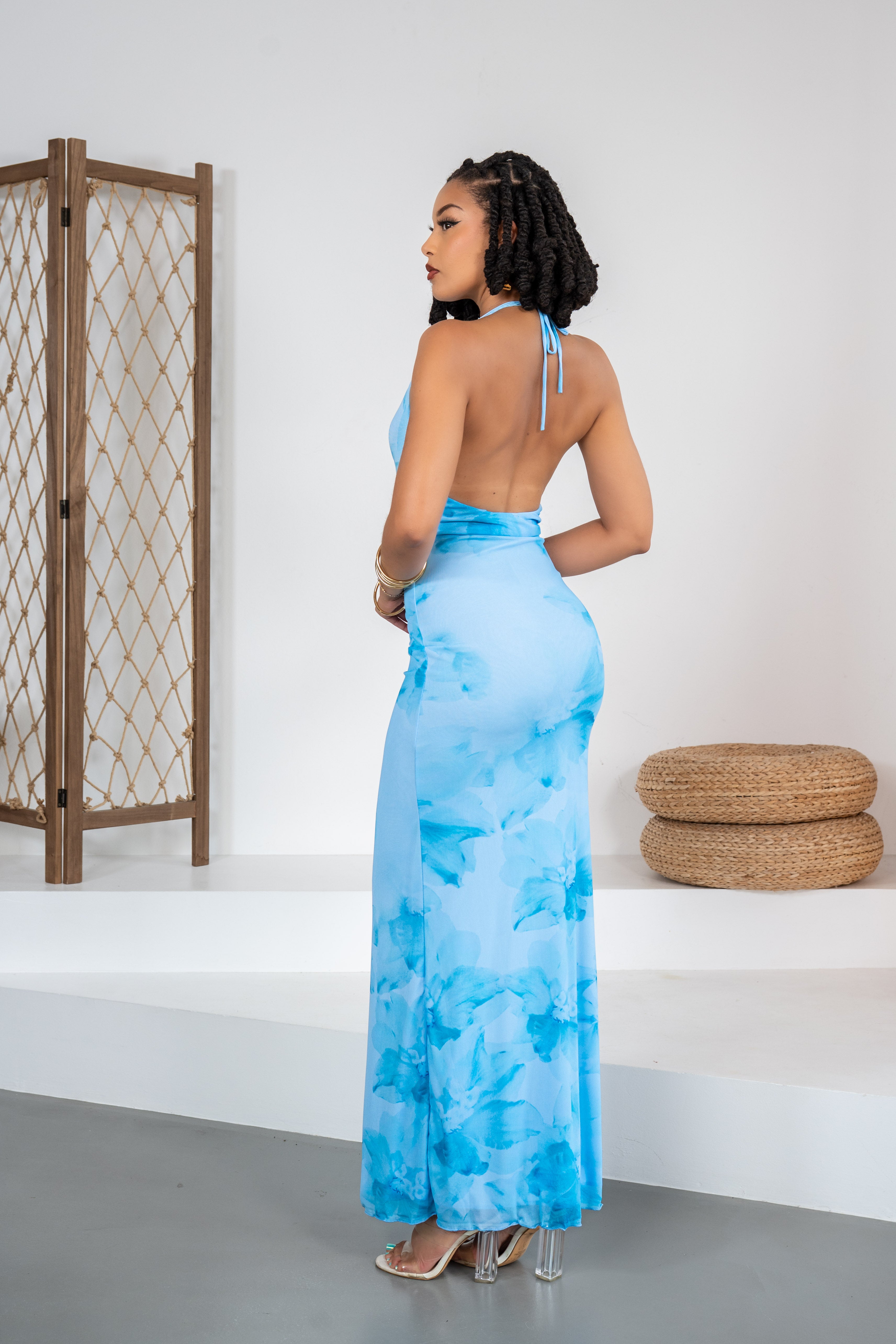 Ocean Prestige - Robe bleue à col bénitier et dos nu