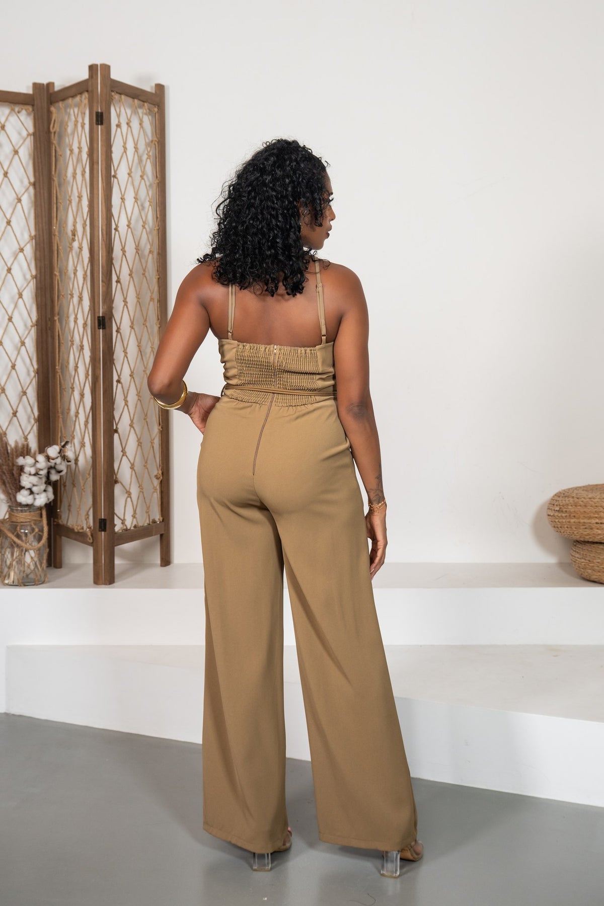 Bare Essence - Combi pantalon avec bijou au cou taupe