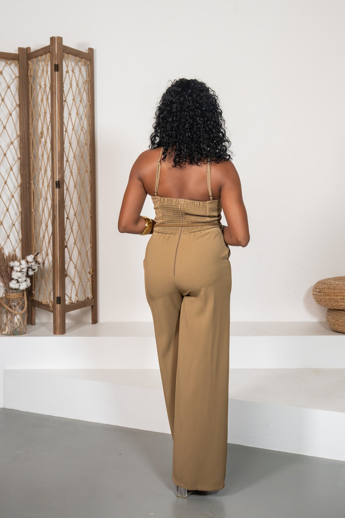 Bare Essence - Combi pantalon avec bijou au cou taupe