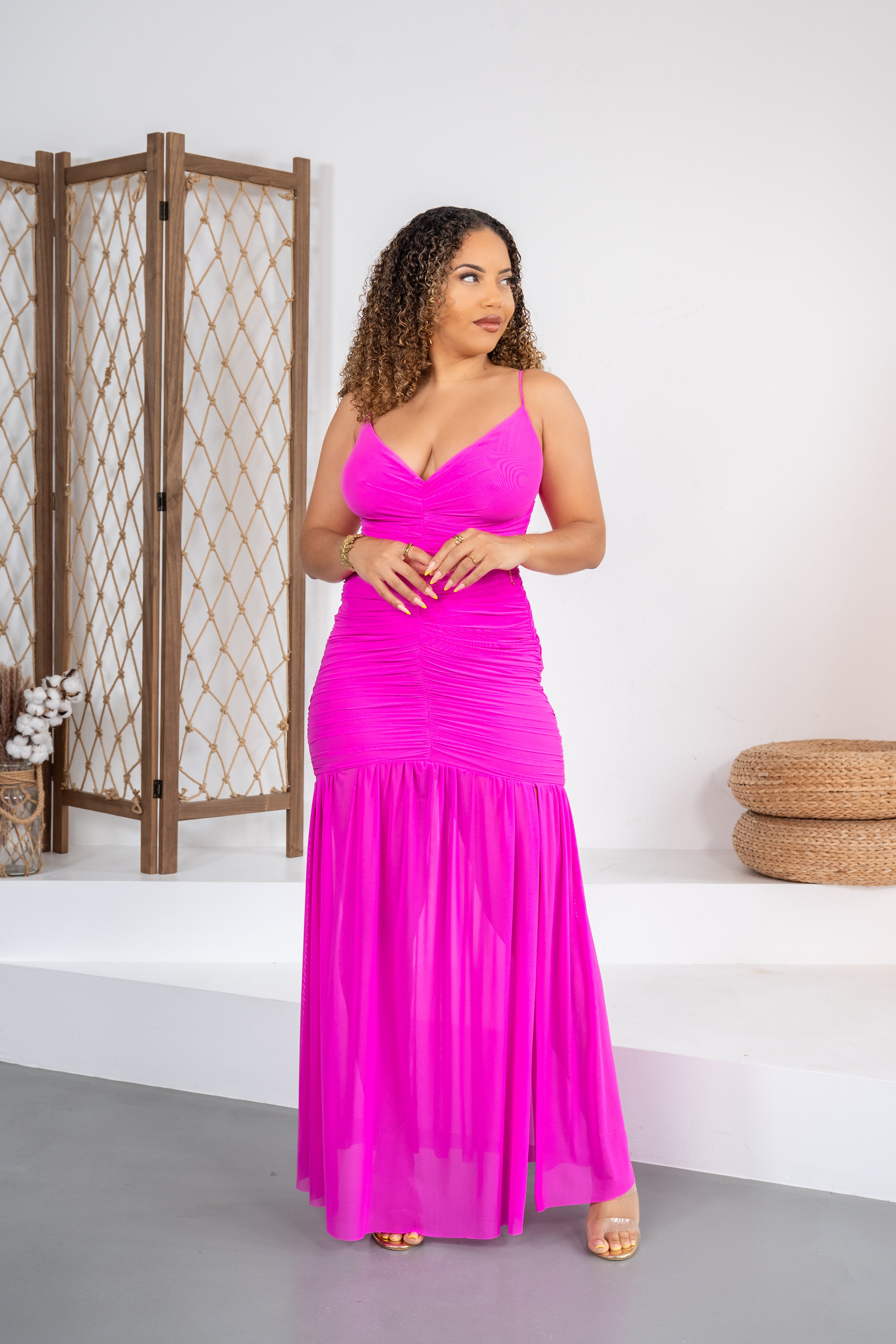 Sunset Romance - Robe drapée décoletée fuchsia
