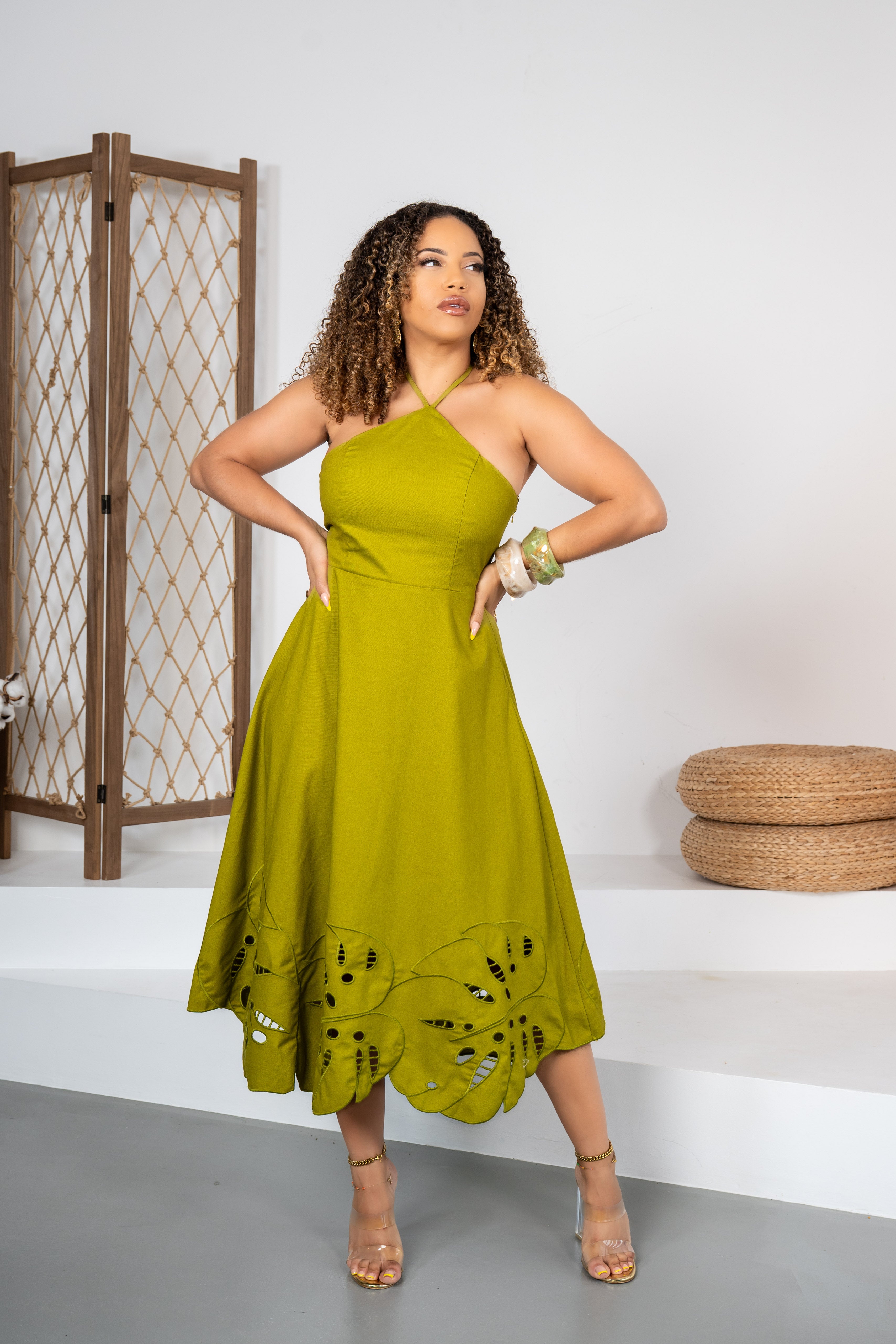 Flor Salvaje - Robe verte à fleurs monstera