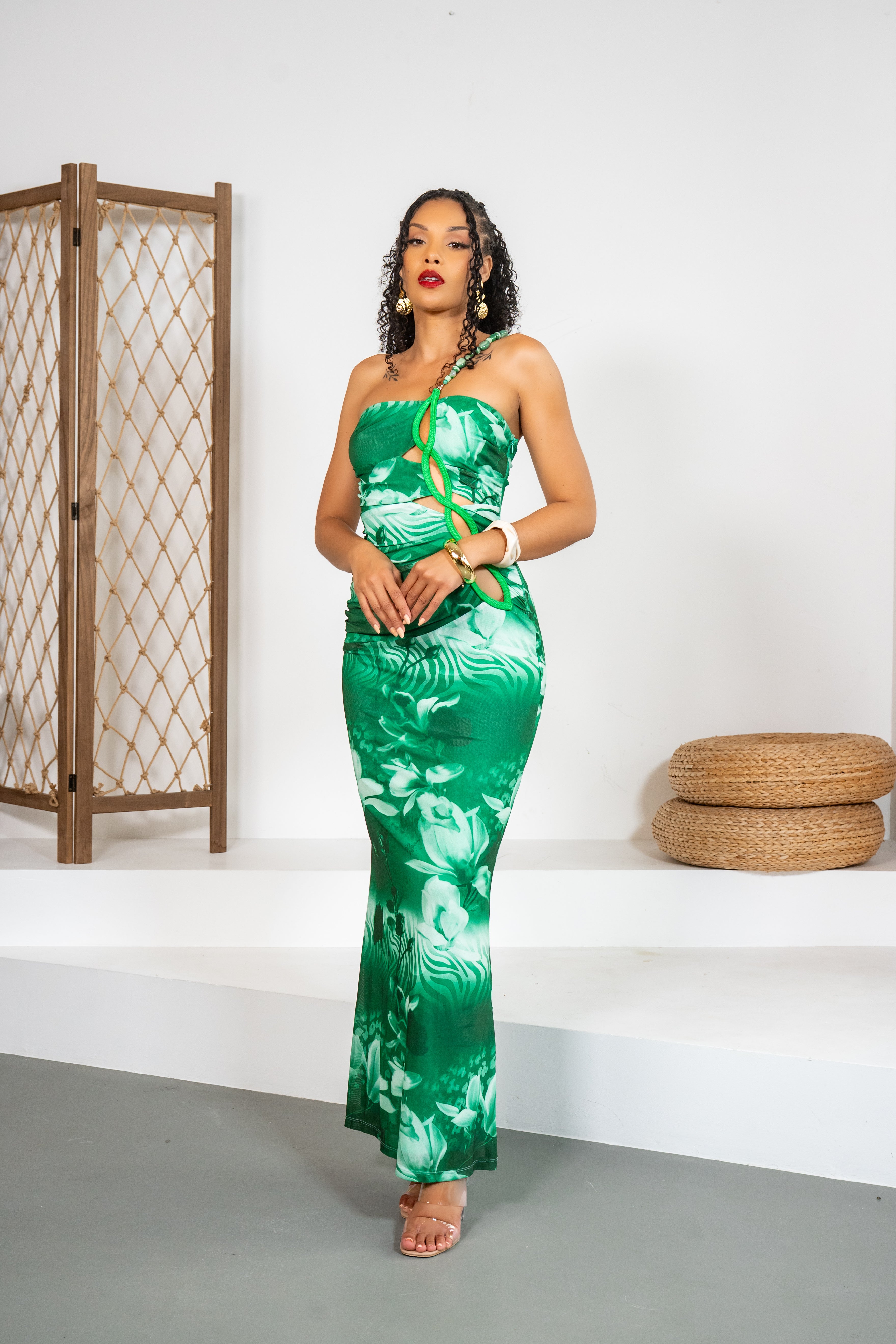 Paradise Muse - Robe verte sculptante ajourée à perles