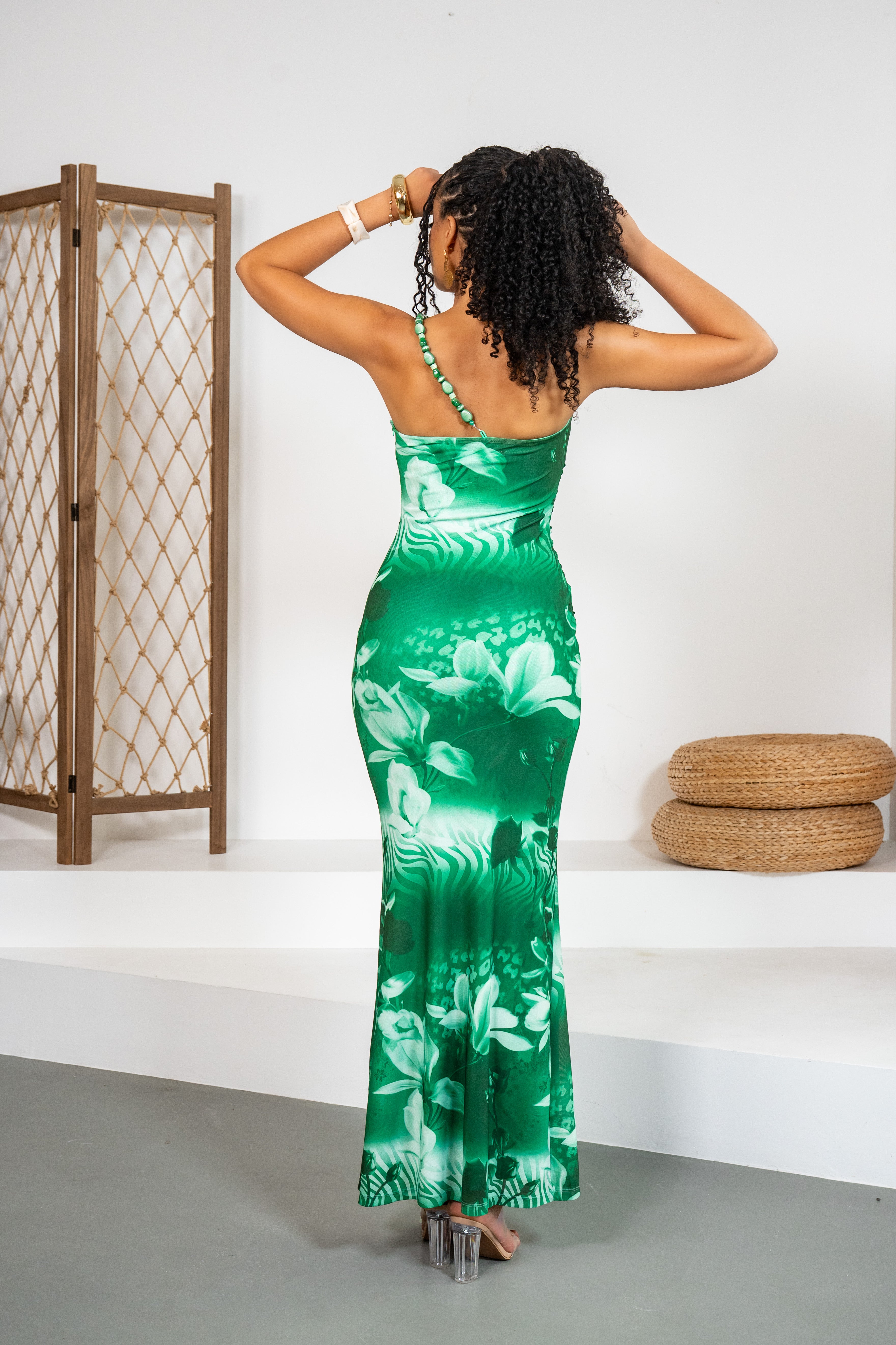Paradise Muse - Robe verte sculptante ajourée à perles