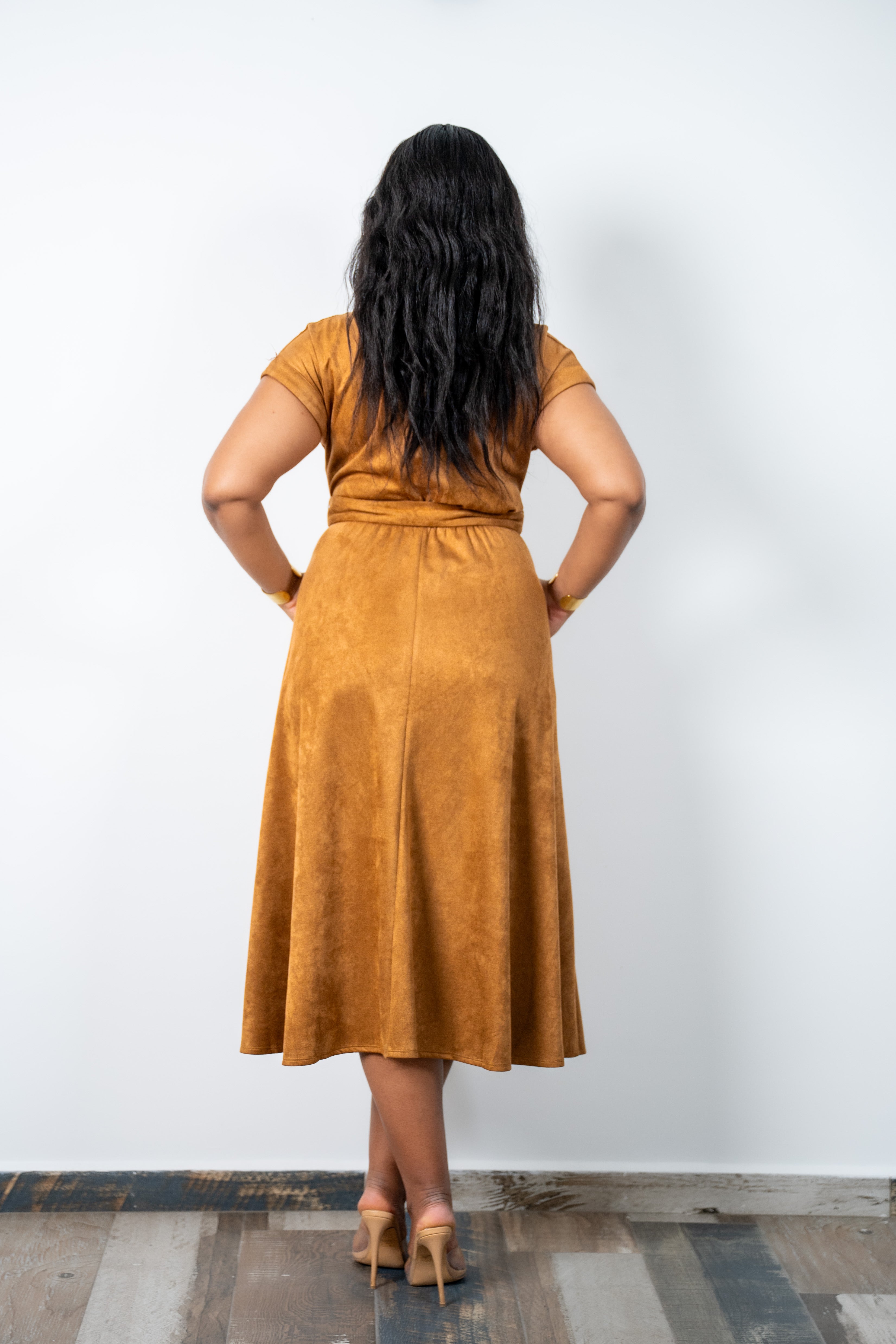 Camel captain - Robe midi en suede