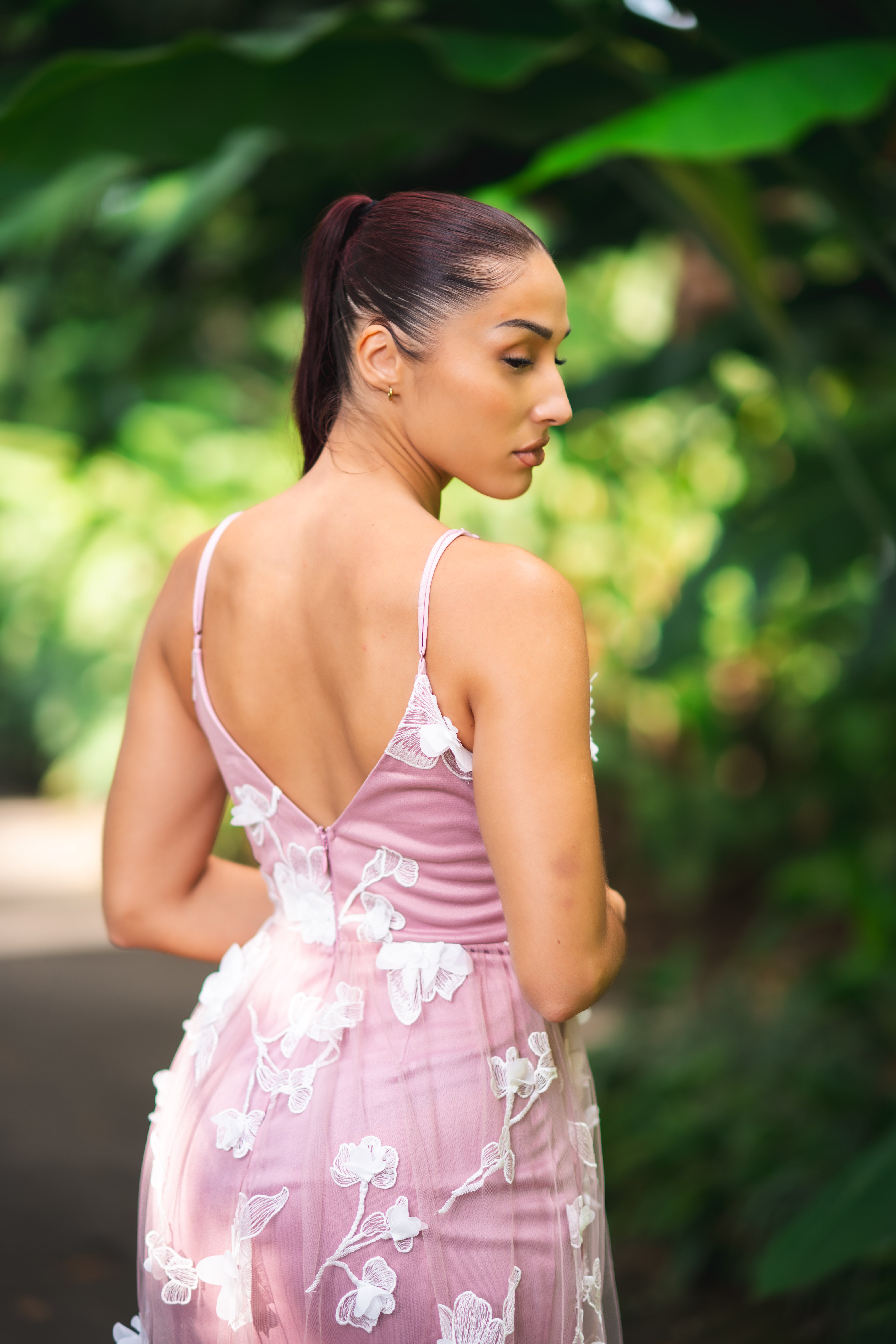 Graceful Flow- Robe longue rose boisée