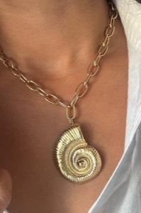 Collier GROSSE CHAÎNETTE COQUILLAGE ESCARGOT