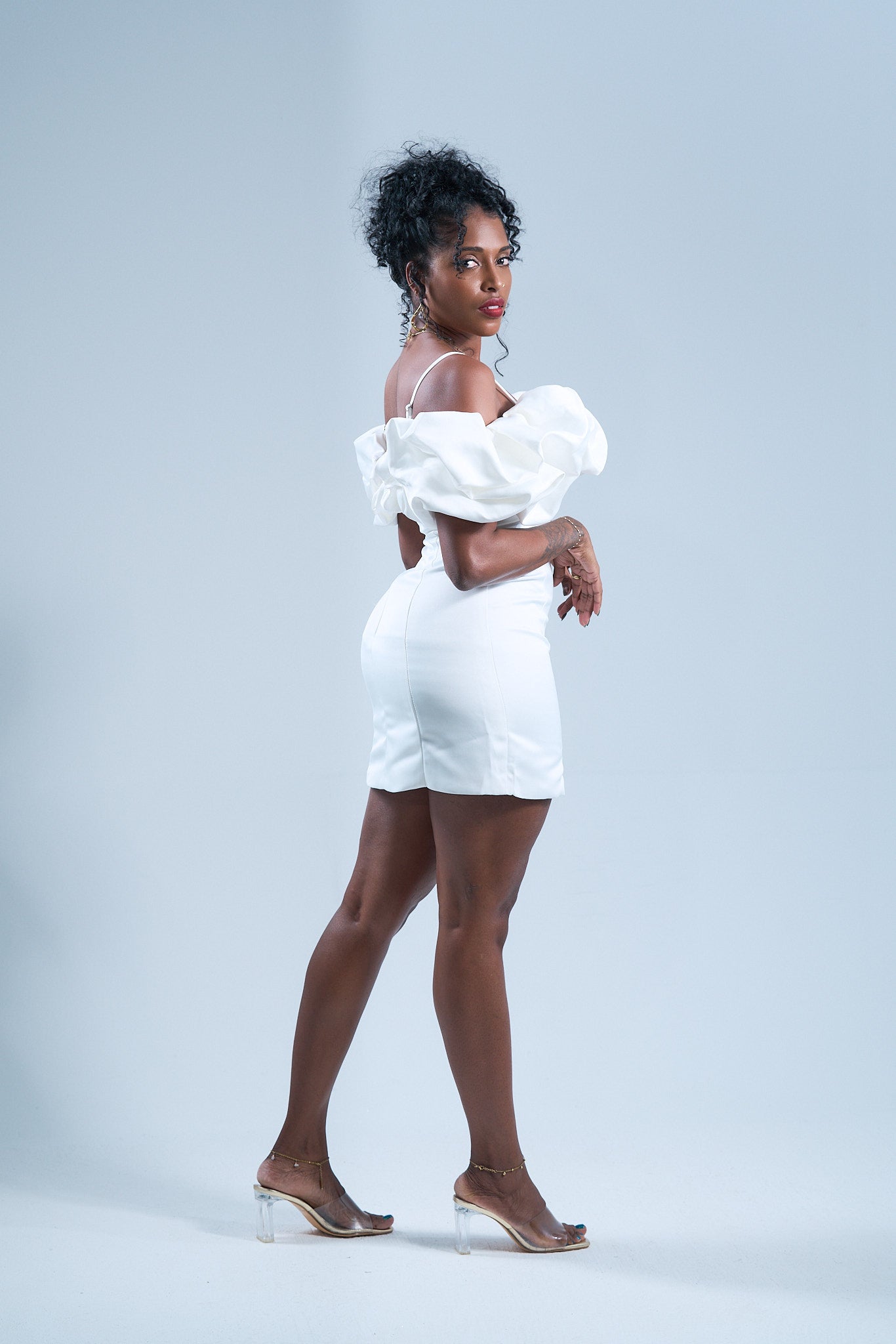 Snow Desire - Robe à col volanté