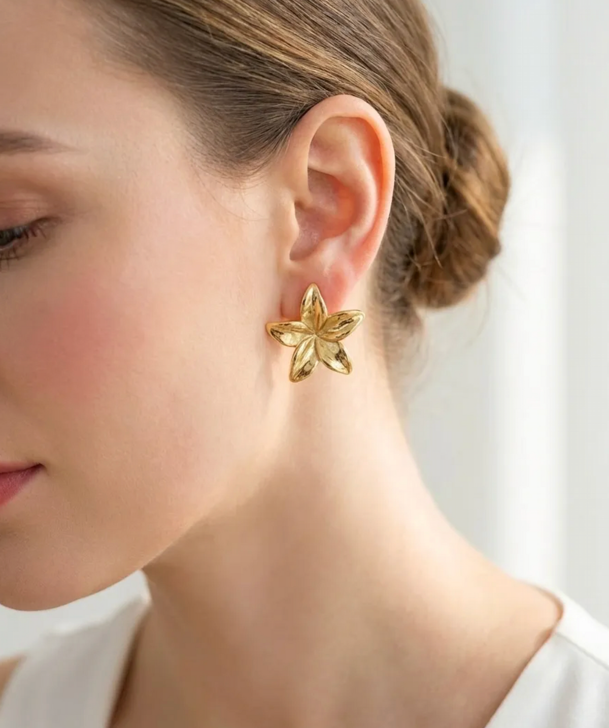 Monoï - Boucles fleur sculptée dorées