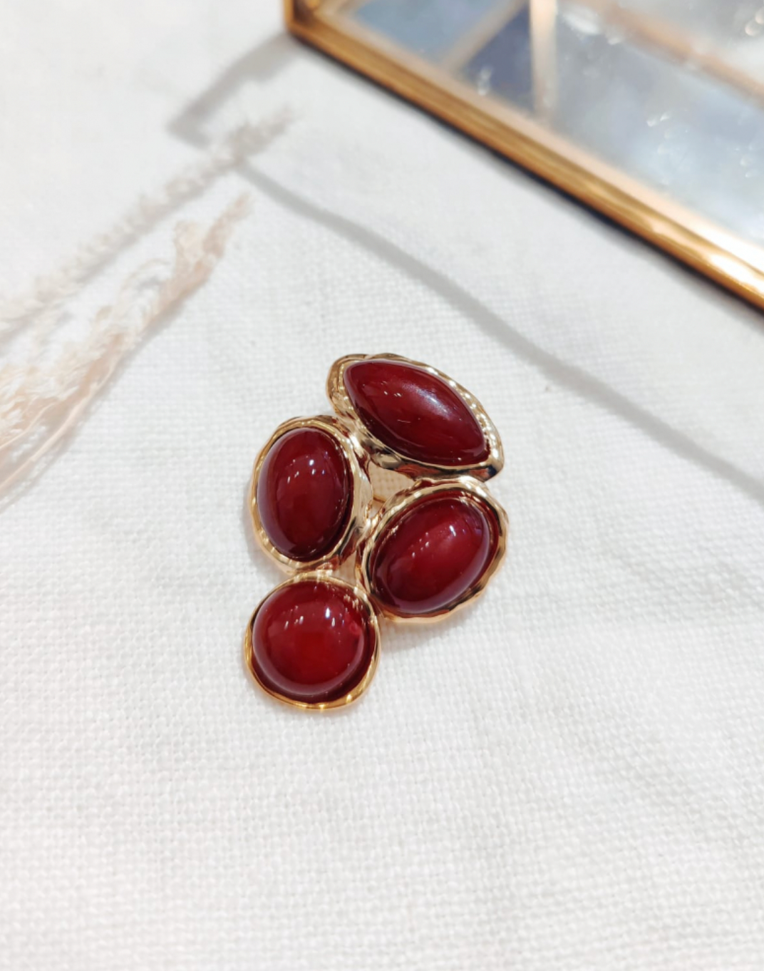 Carmesí - Broche à cabochons bordeaux