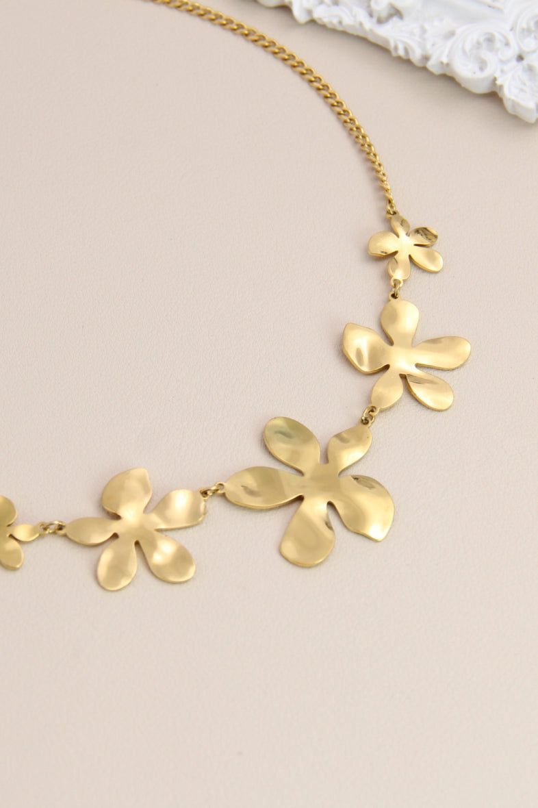 Collier 5 FLEURS MARTELÉES