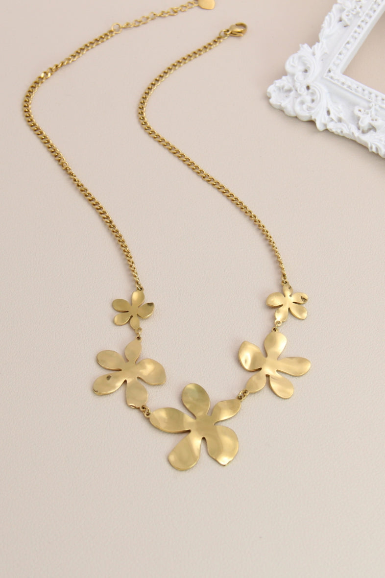 Collier 5 FLEURS MARTELÉES