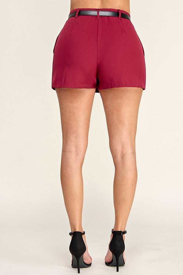 Grosella - Mini jupe-short ceinturée bordeaux