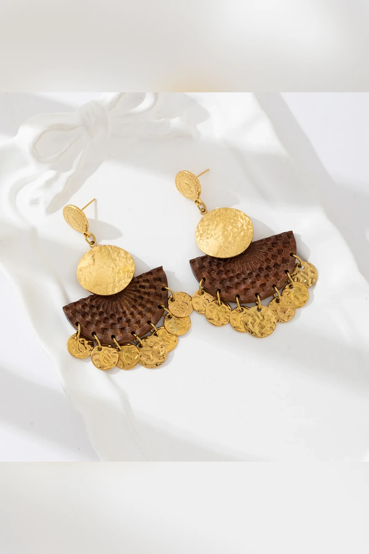 Wood & Gold -