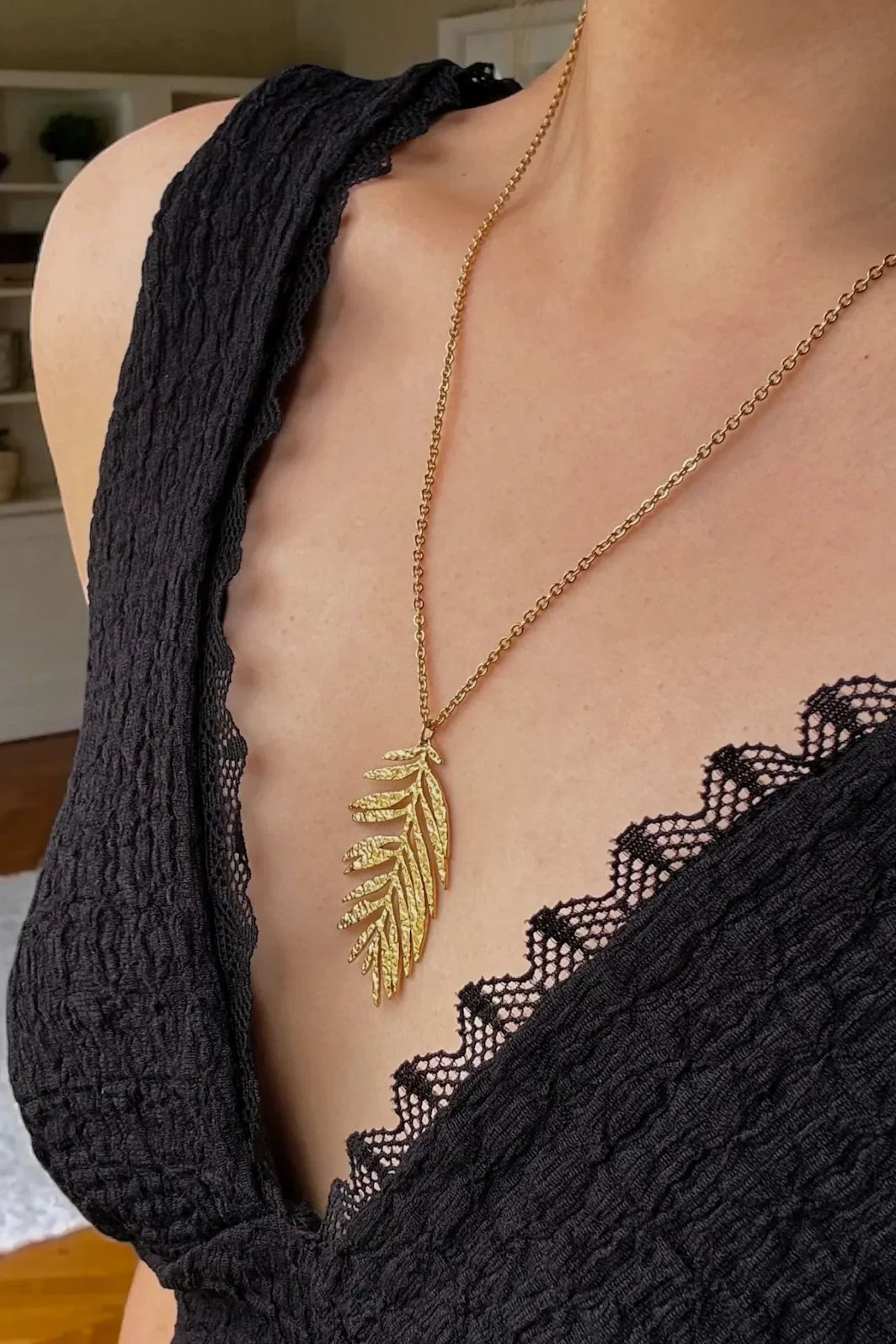 Helecho - Collier feuille martelée