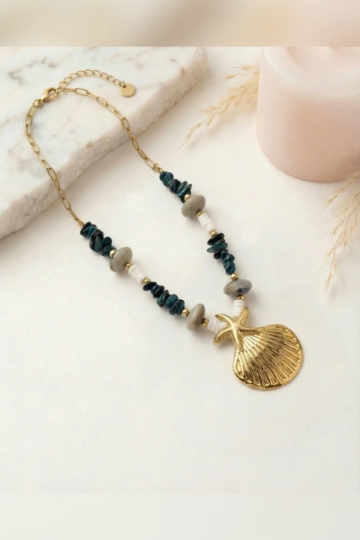 Waves & Shells - Colliers en perles bleues et pendentif coquillage