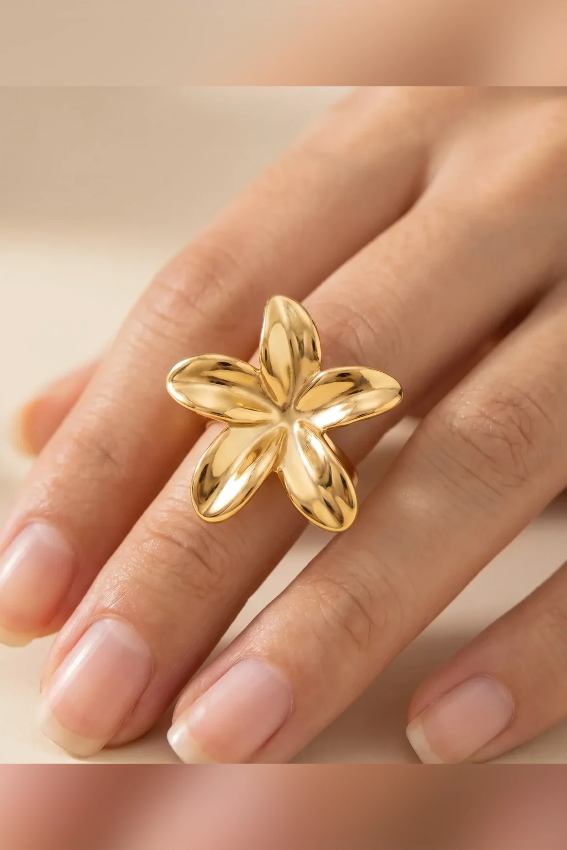 Tiaré - Bague maxi fleur dorée
