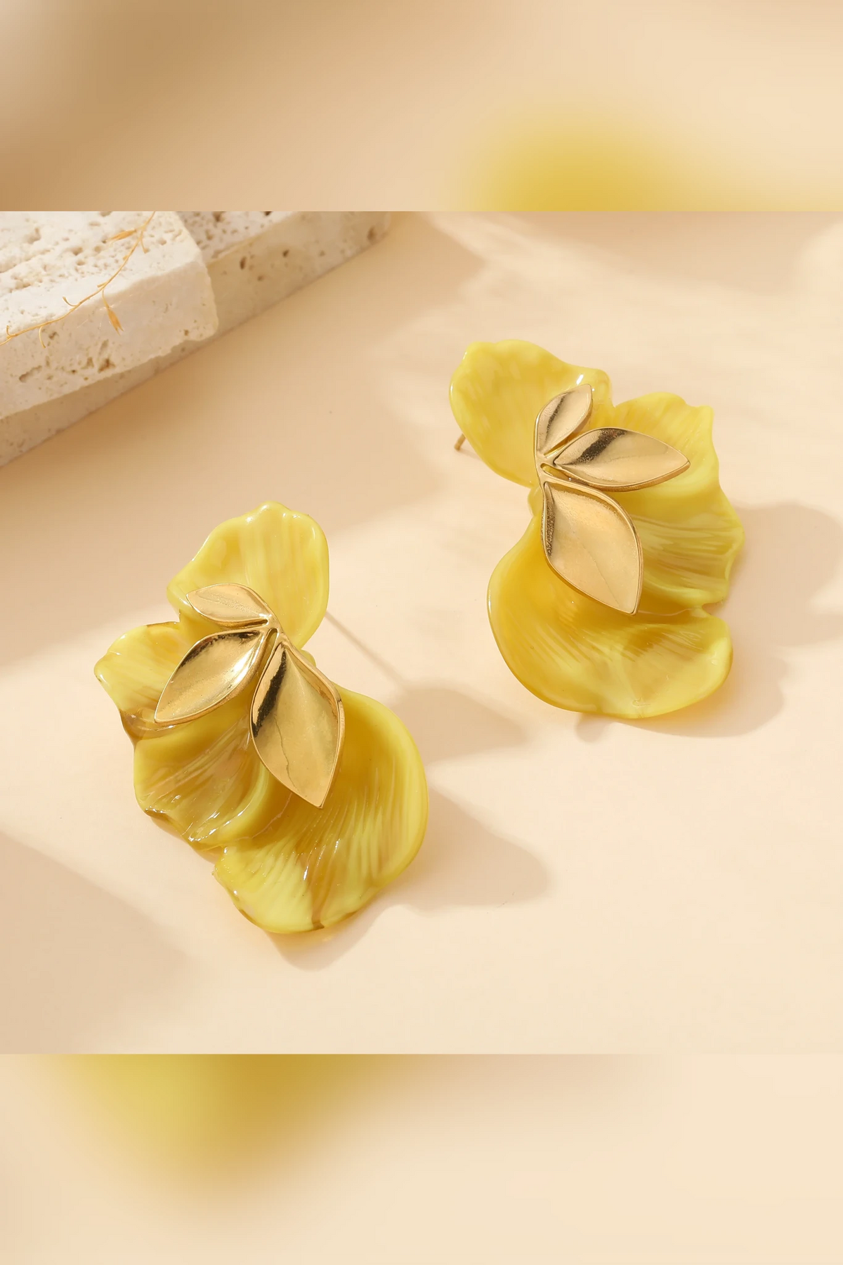 Flor Amarilla - Demi fleurs en résine jaune & acier inoxydable