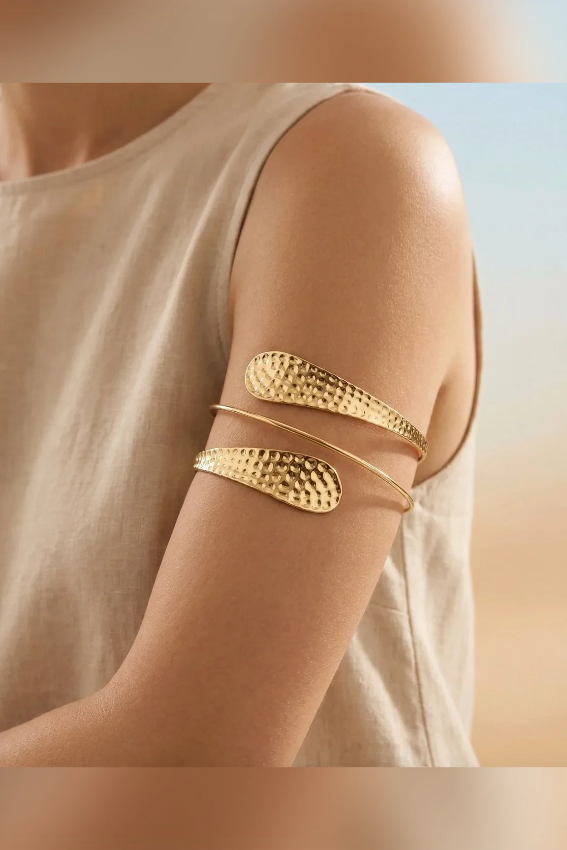 Nilo - Bracelet de bras spirale doré