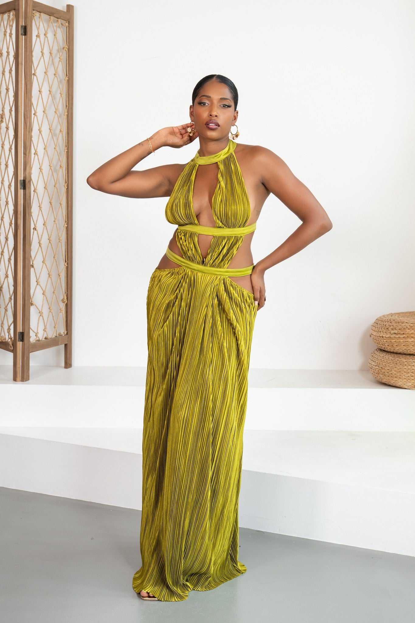 Matcha - Robe longue plissée vert olive