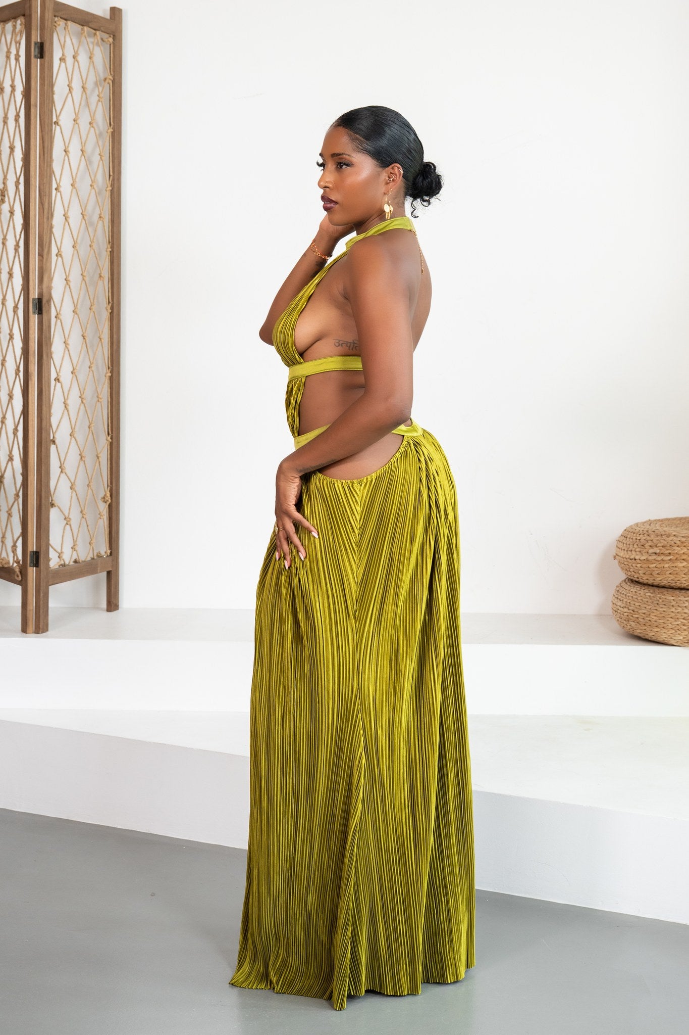 Matcha - Robe longue plissée vert olive